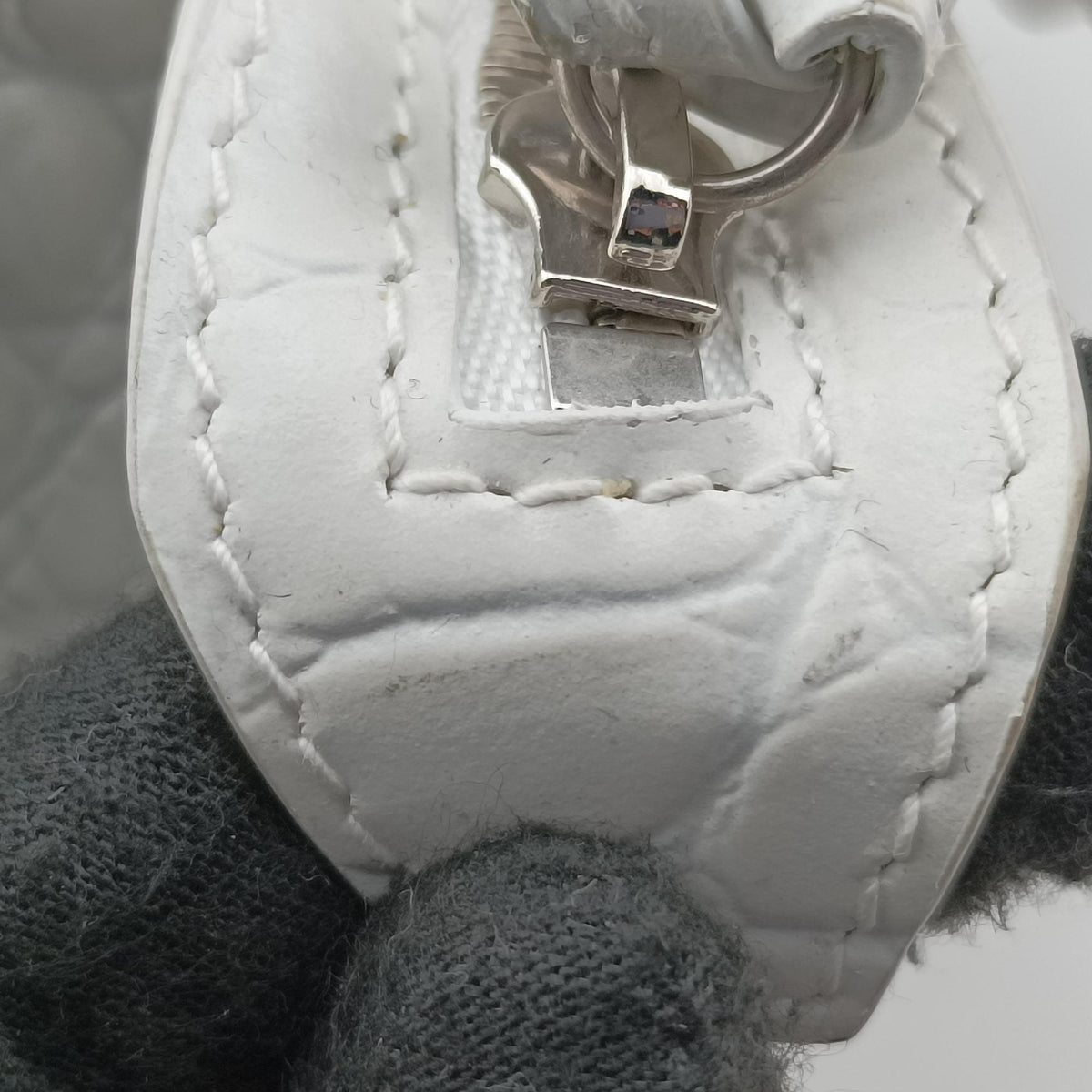 Pre-owned Balenciaga Neo Classic City nano White Leather  shoulderbag | stylenewstar