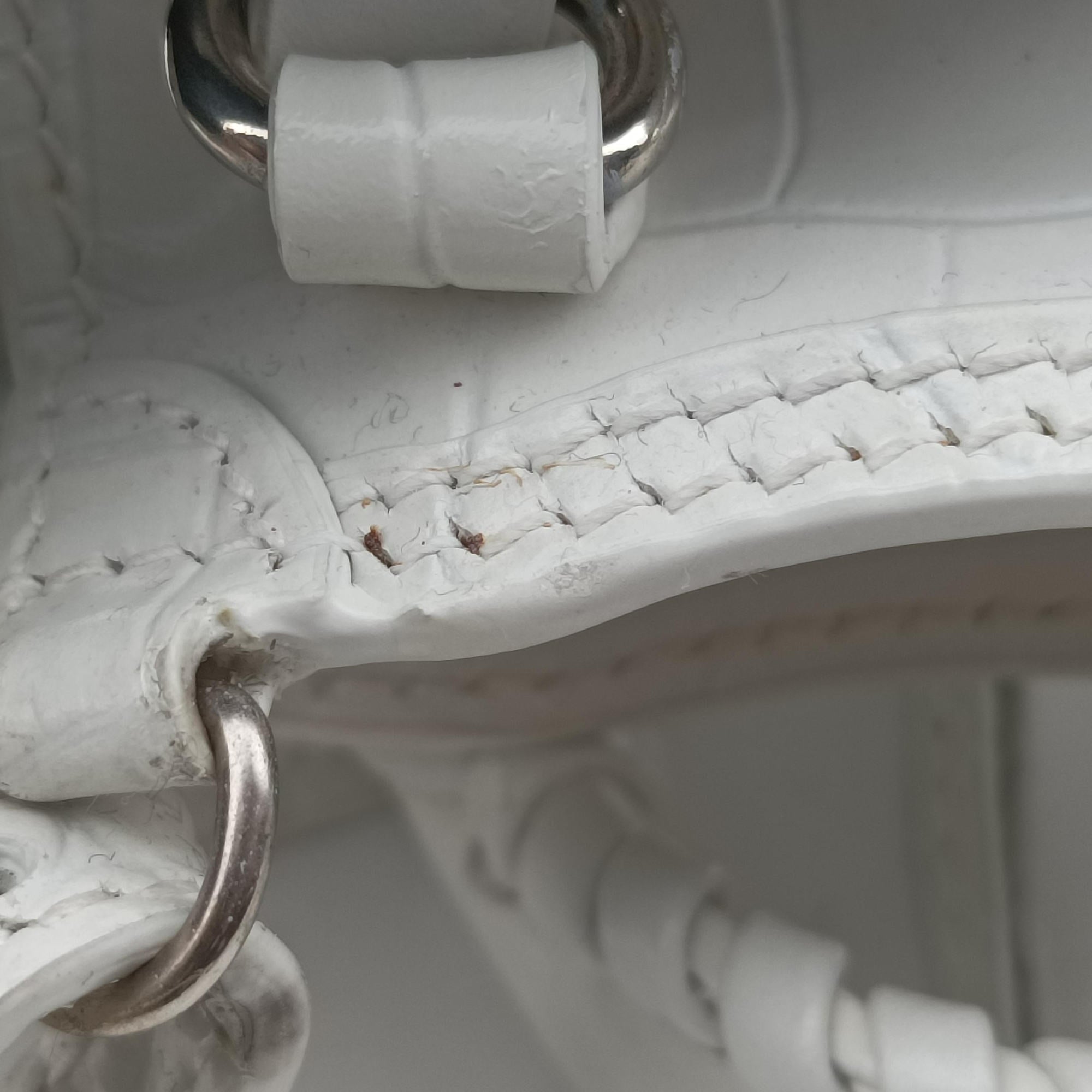 Pre-owned Balenciaga Neo Classic City nano White Leather  shoulderbag | stylenewstar