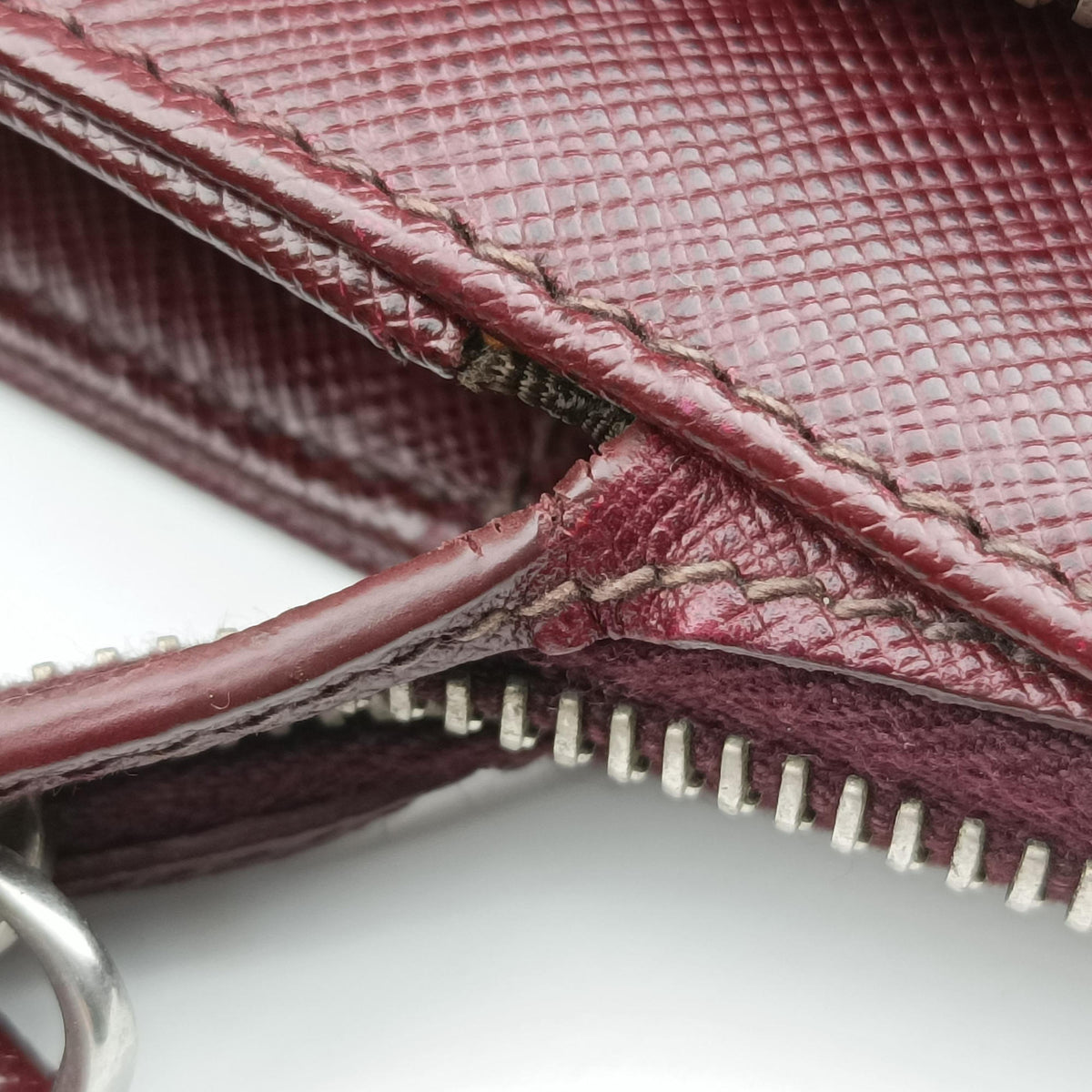 Secondhand Prada Triangle Logo Plate Red Saffiano Leather VR0023 handbag | stylenewstar