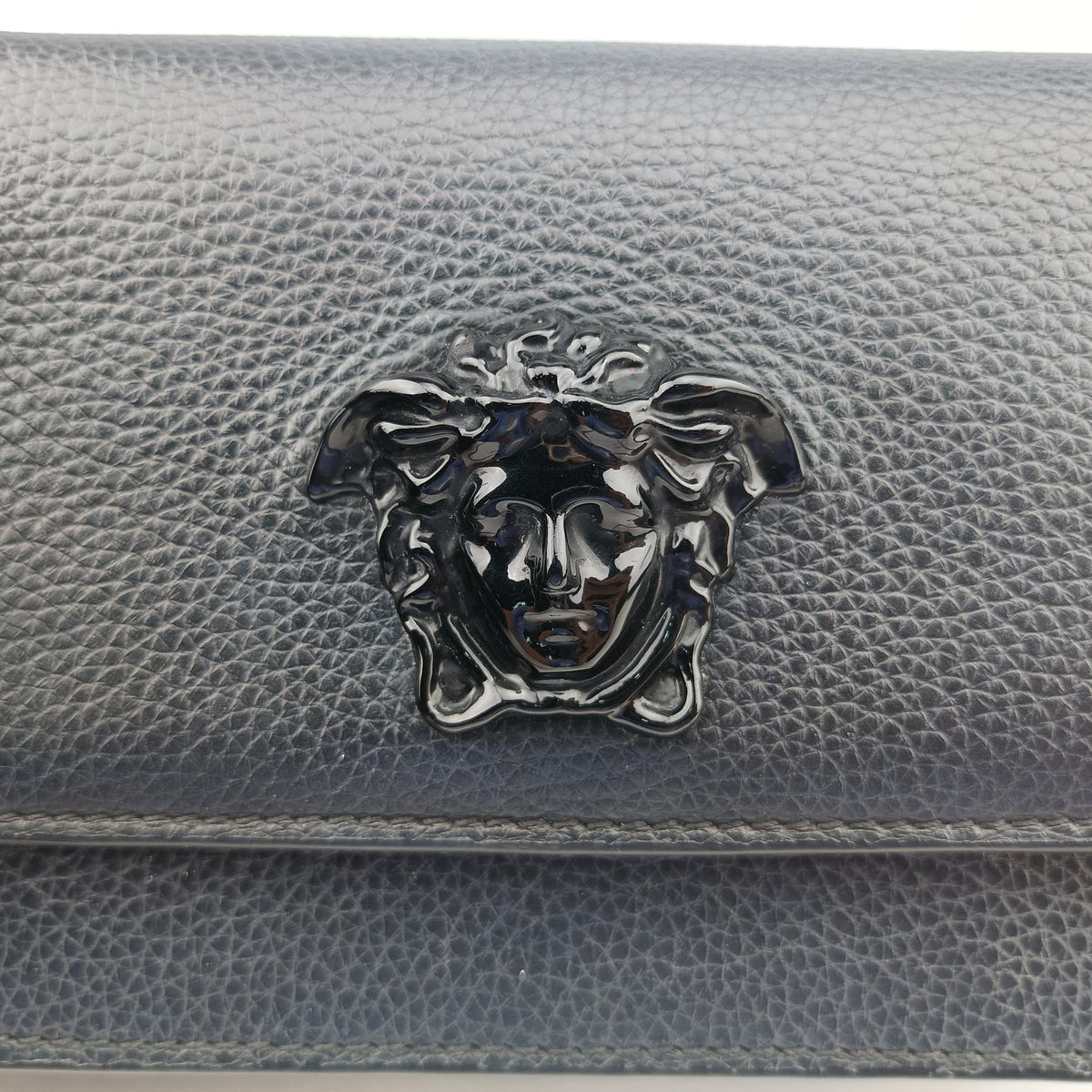 Secondhand VERSACE Medusa Black leather  shoulderbag | stylenewstar