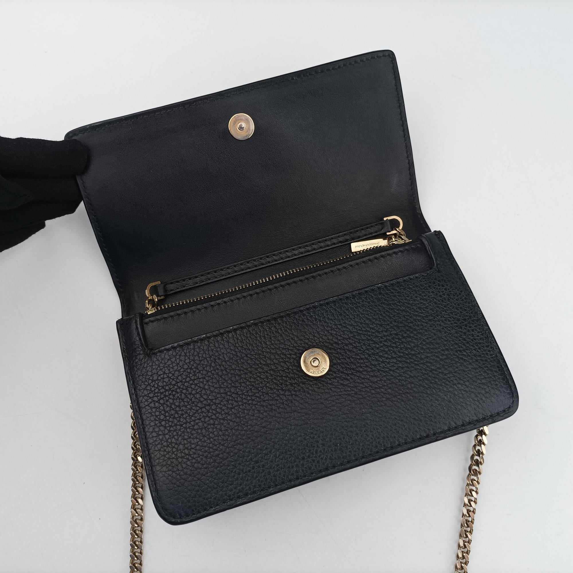 Secondhand VERSACE Medusa Black leather  shoulderbag | stylenewstar