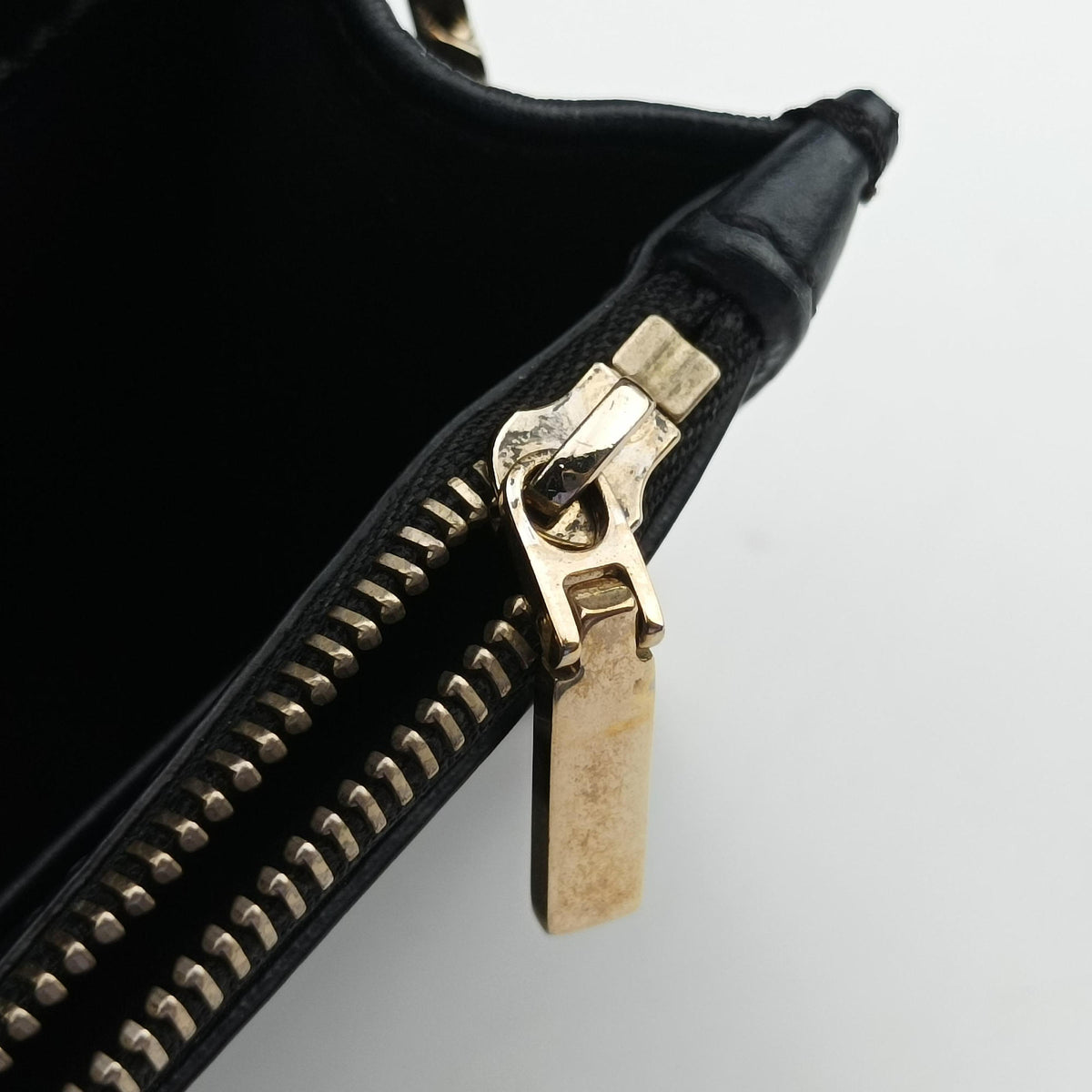 Secondhand VERSACE Medusa Black leather  shoulderbag | stylenewstar