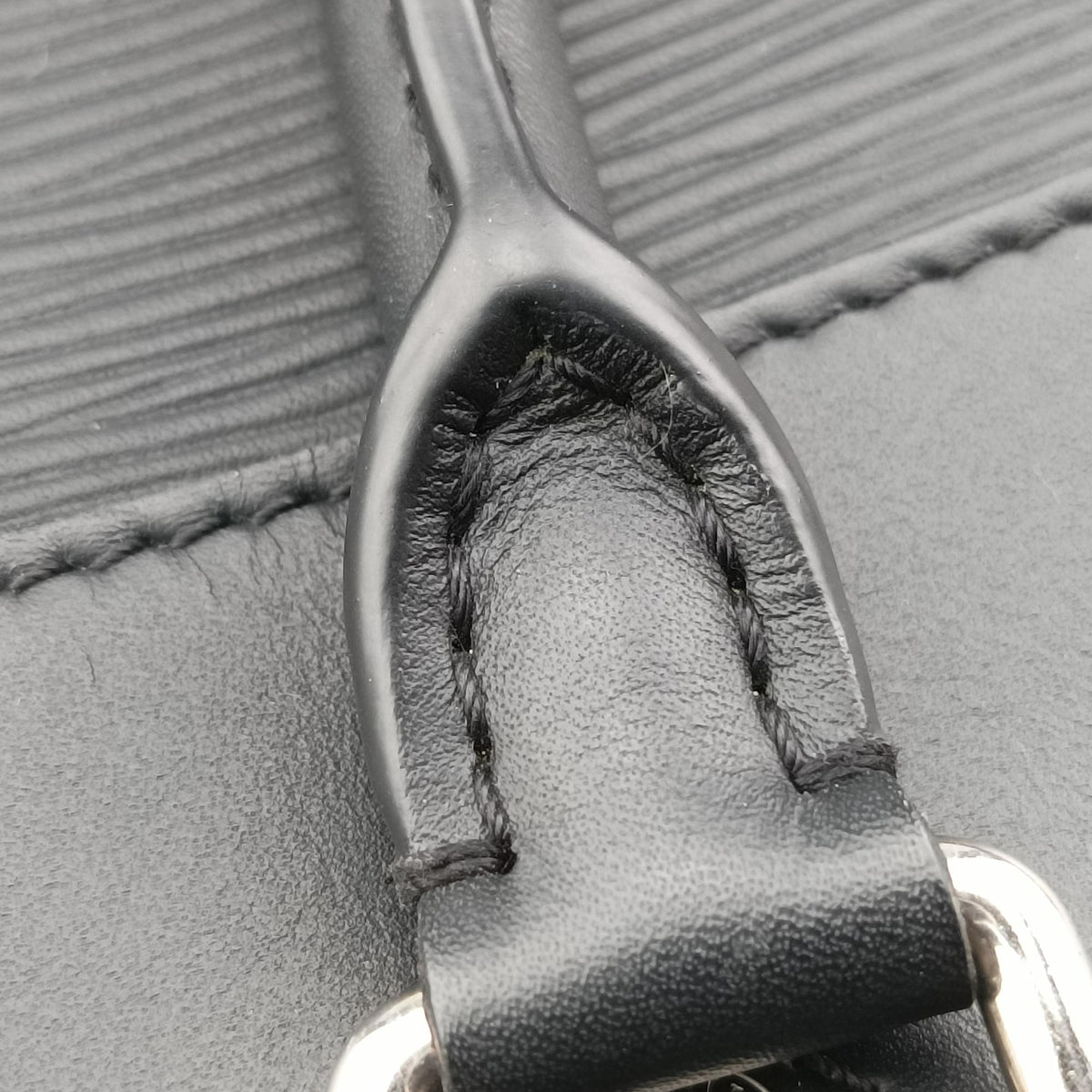 Vintage Louis Vuitton PorteDocument noir Epi M50163 shoulderbag | stylenewstar