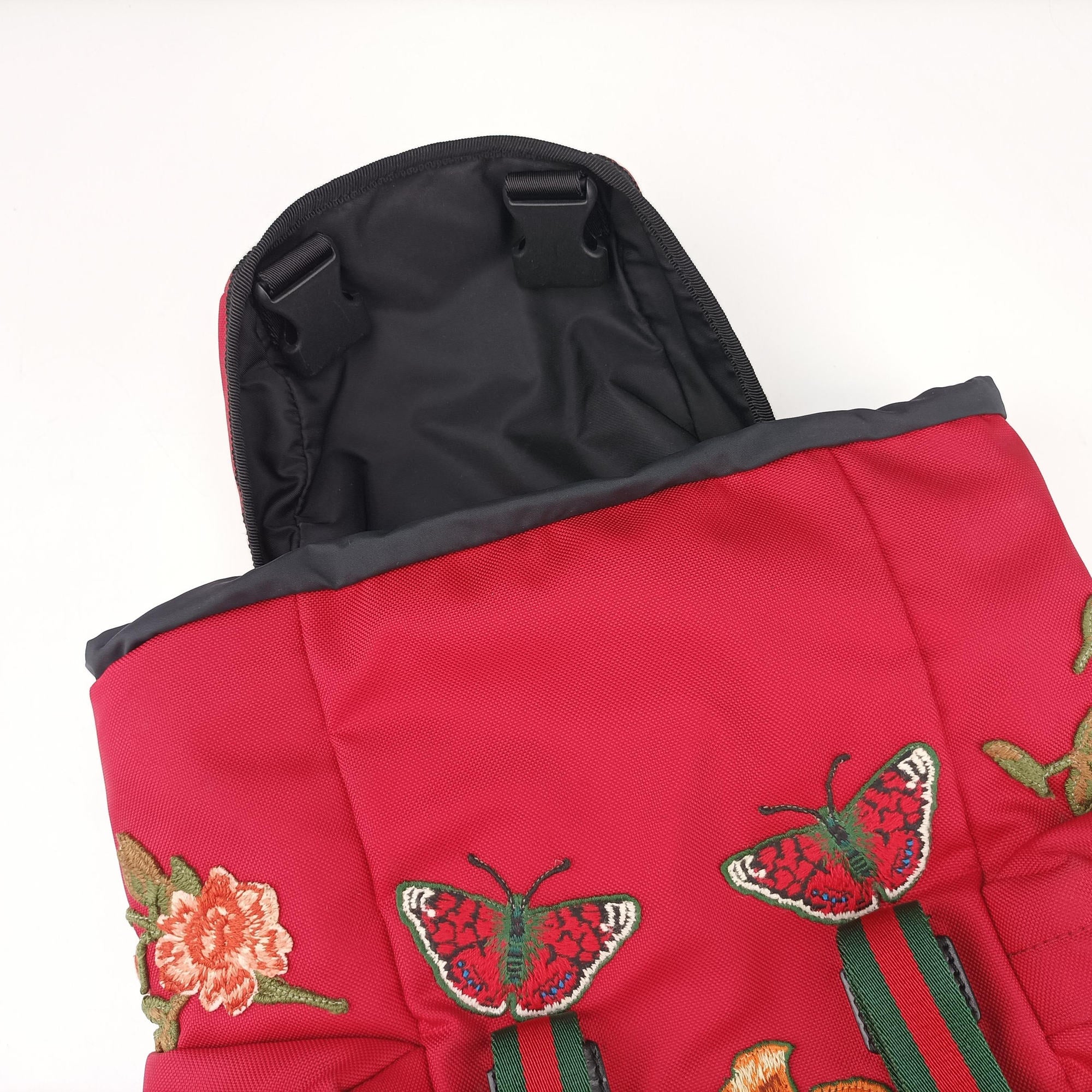 Pre-owned Gucci Techno Vintage Web L'Aveugle Par Amour Embroidered Red canvas 478327 backpack/rucksack | stylenewstar