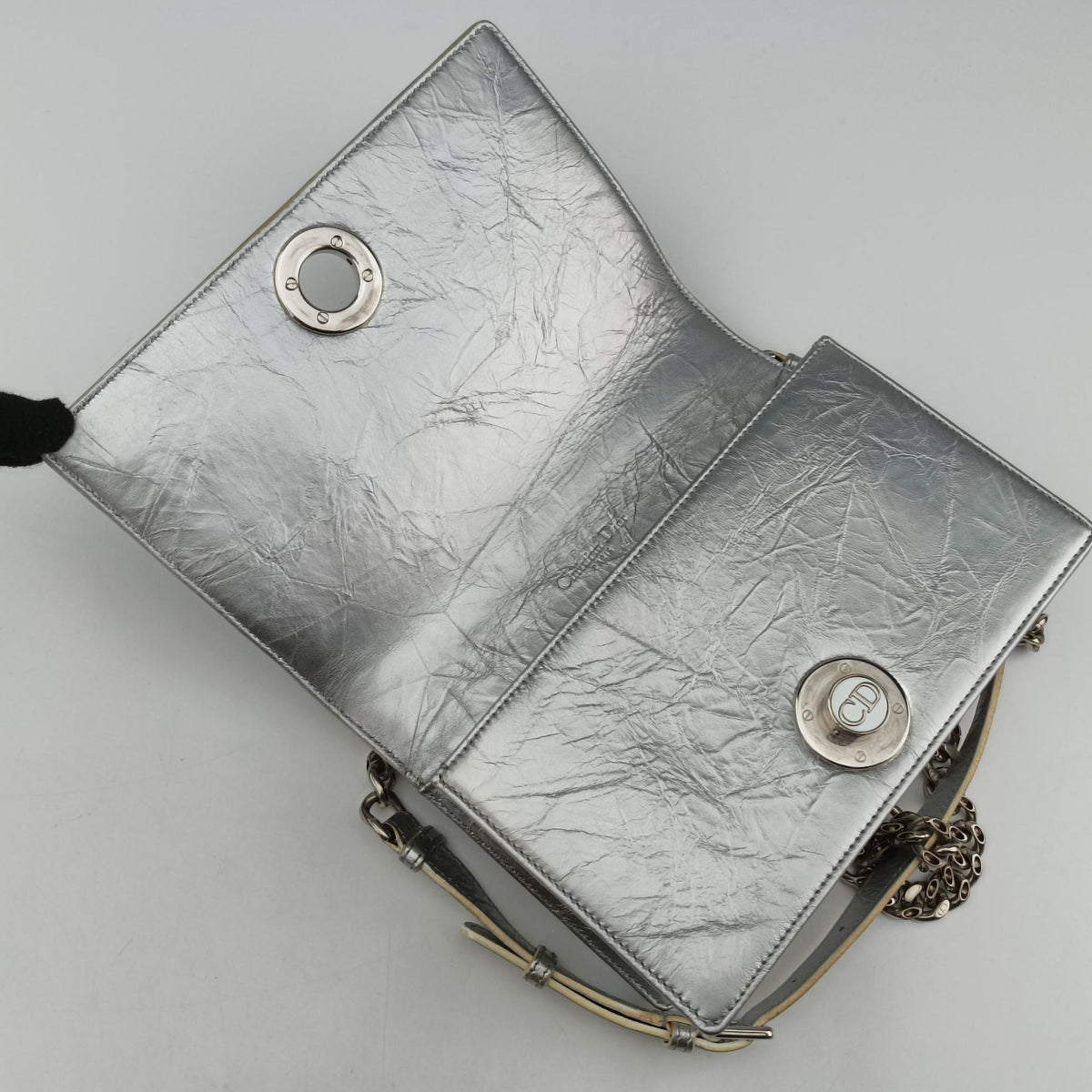 Secondhand Christian Dior Diorama Silver Leather  shoulderbag | stylenewstar