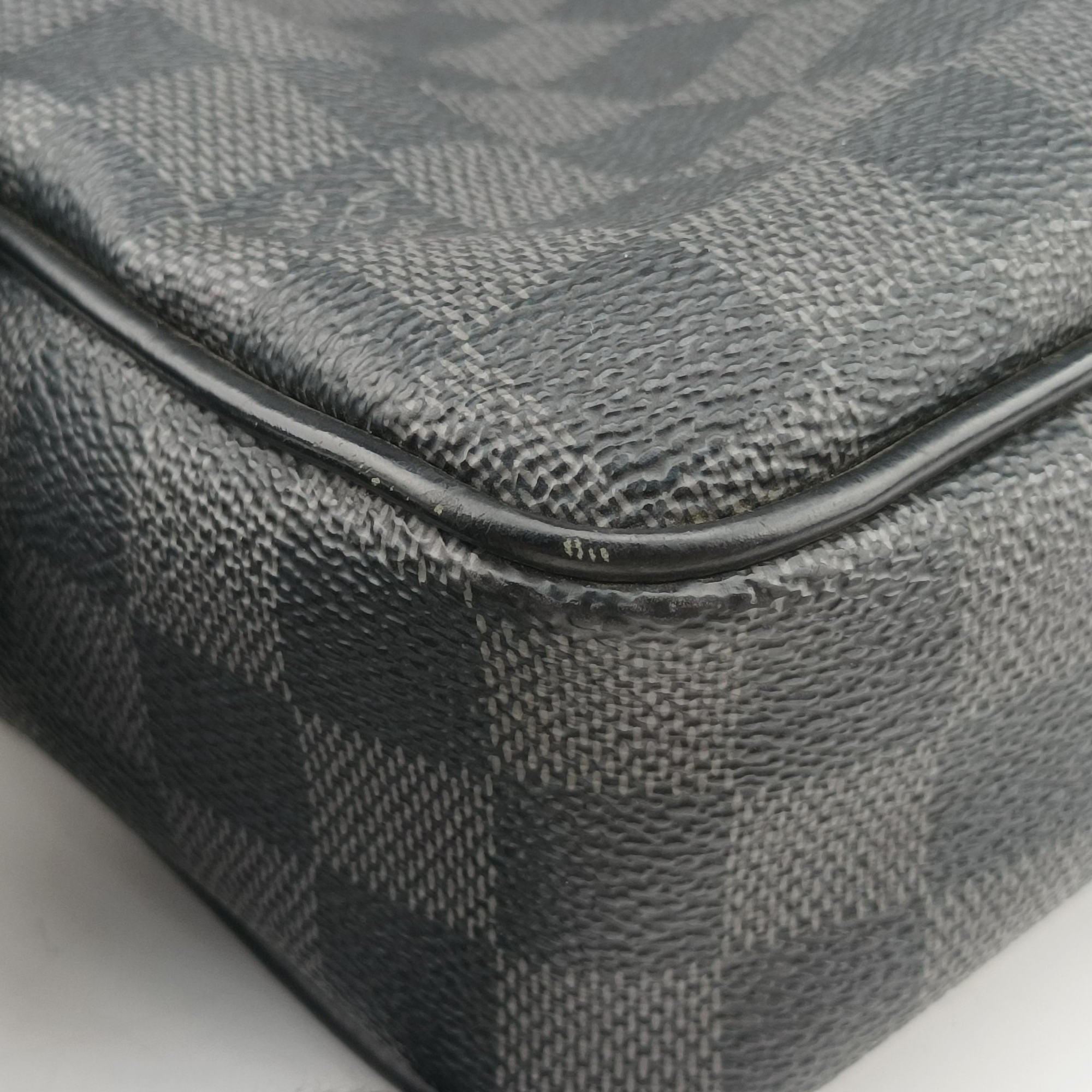 Vintage Louis Vuitton Porte Documents Voyage PM Noir Damier Graphite N41478 handbag | stylenewstar