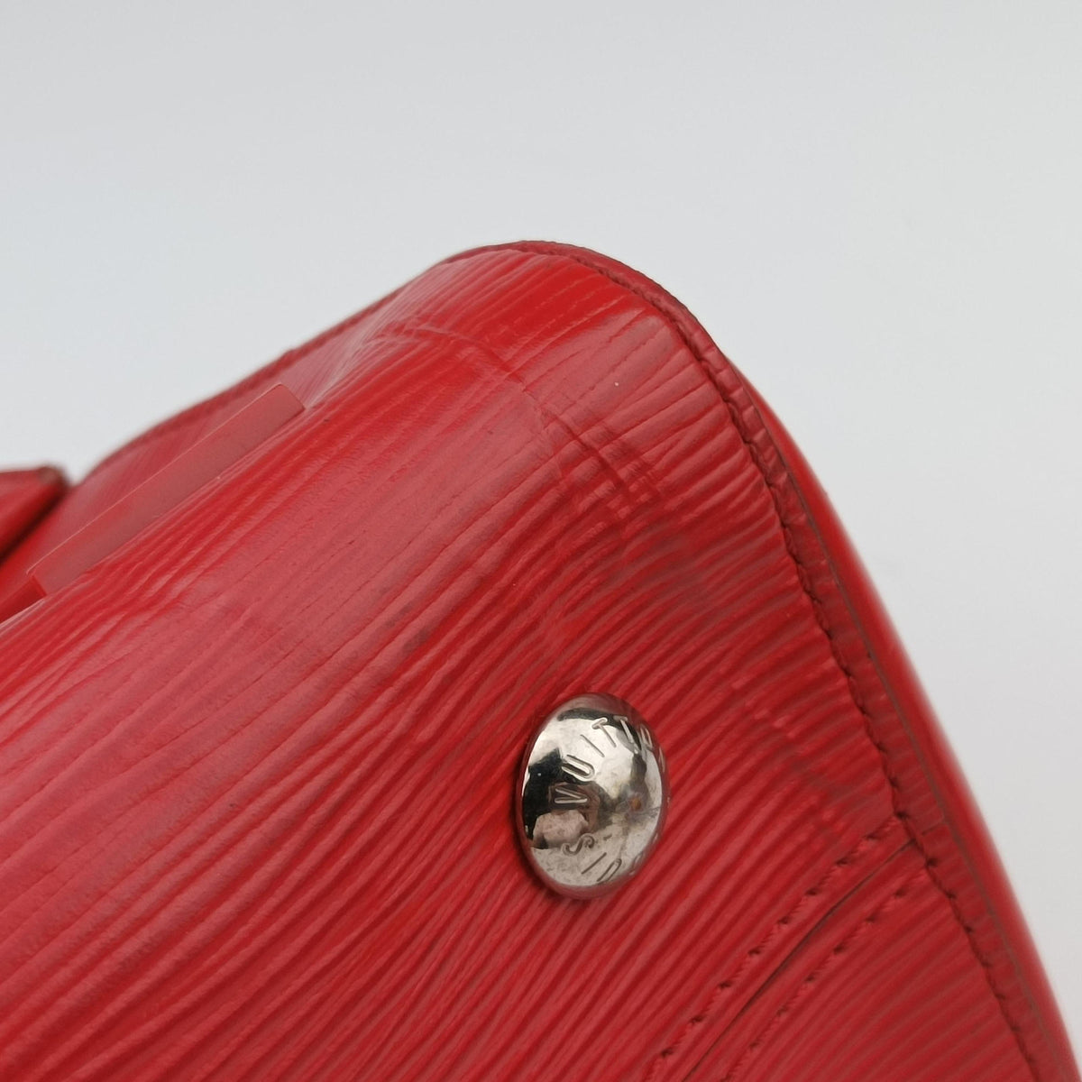 Pre-owned Louis Vuitton Cluny Red Epi M41333 shoulderbag | stylenewstar