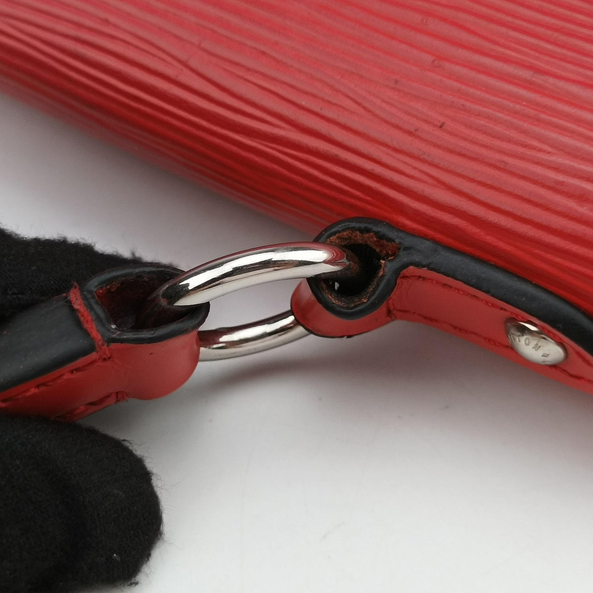 Pre-owned Louis Vuitton Cluny Red Epi M41333 shoulderbag | stylenewstar