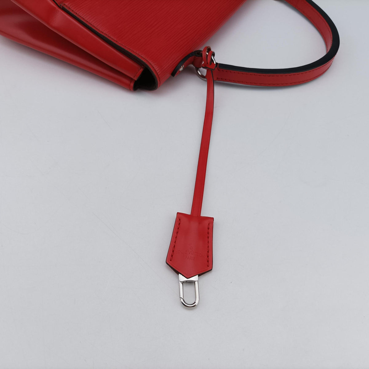 Pre-owned Louis Vuitton Cluny Red Epi M41333 shoulderbag | stylenewstar