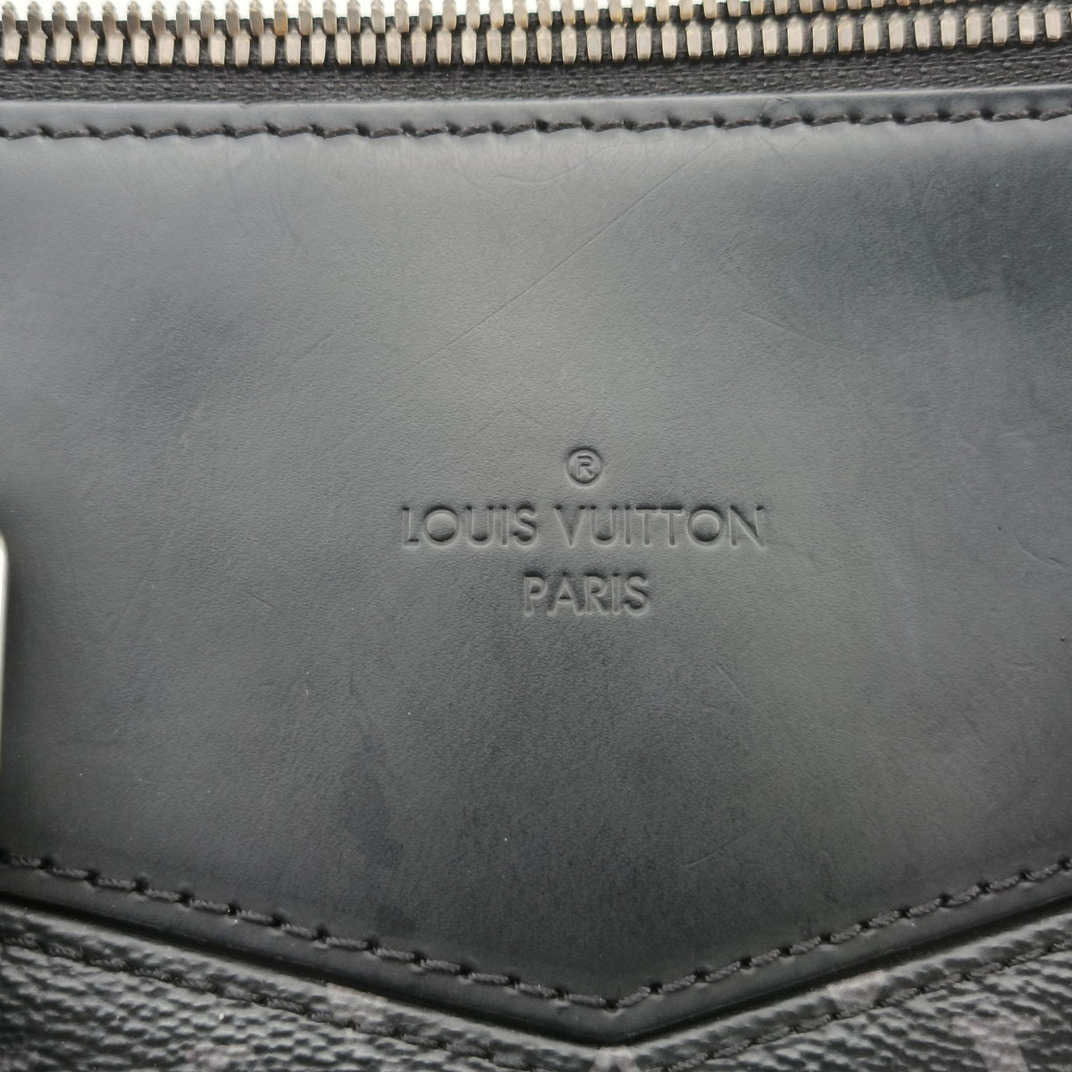 Vintage Louis Vuitton Explorer Noir Monogram Eclipse Canvas M40567 handbag | stylenewstar
