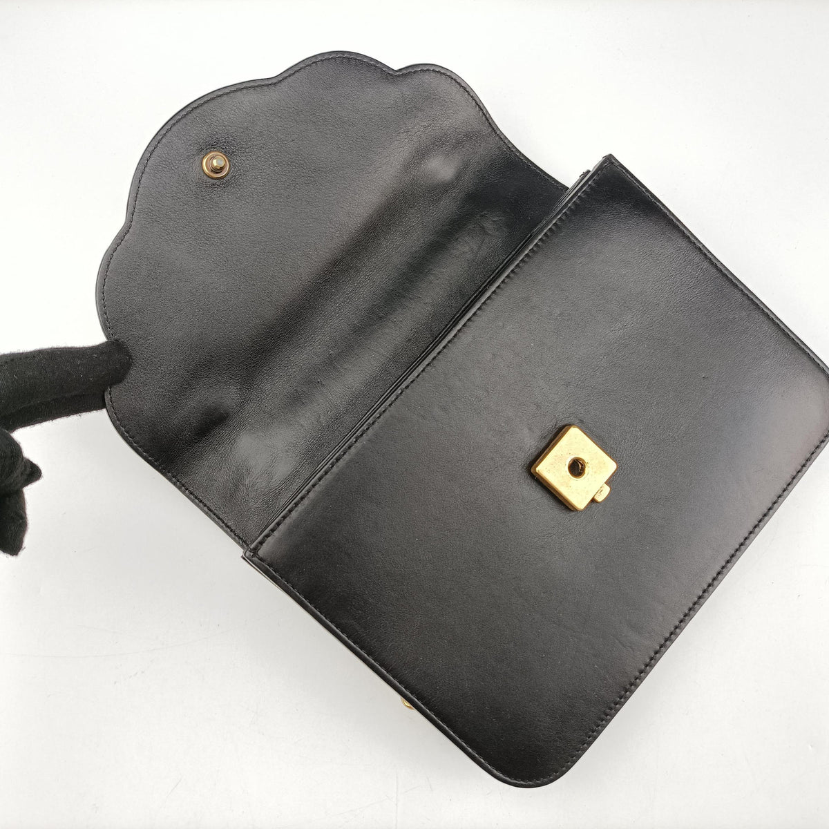 Pre-owned Gucci Pearly Peony Black×White×Gold Leather 432282 shoulderbag | stylenewstar