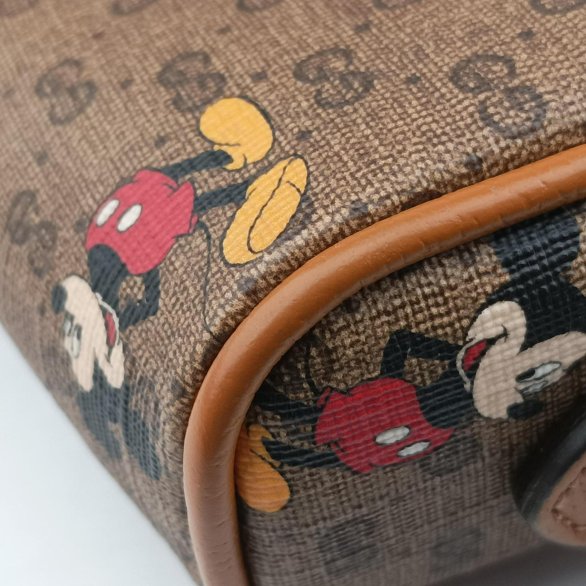 Pre-owned Gucci Mickey Mouse Disney collaboration Brown PVC coated canvas×Leather 602536 shoulderbag | stylenewstar