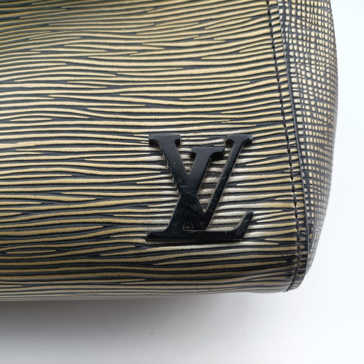 Pre-owned Louis Vuitton Cluny BB Gold Epi M54831 shoulderbag | stylenewstar