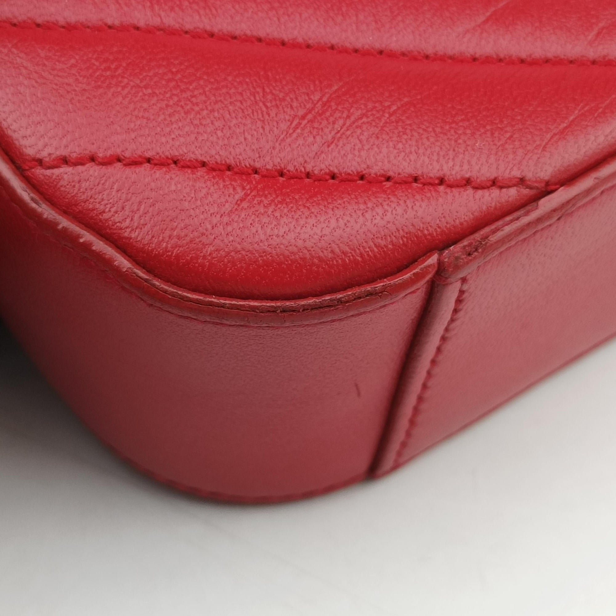 Pre-owned Yves Saint Laurent LOU camera Red Leather 395793 shoulderbag | stylenewstar