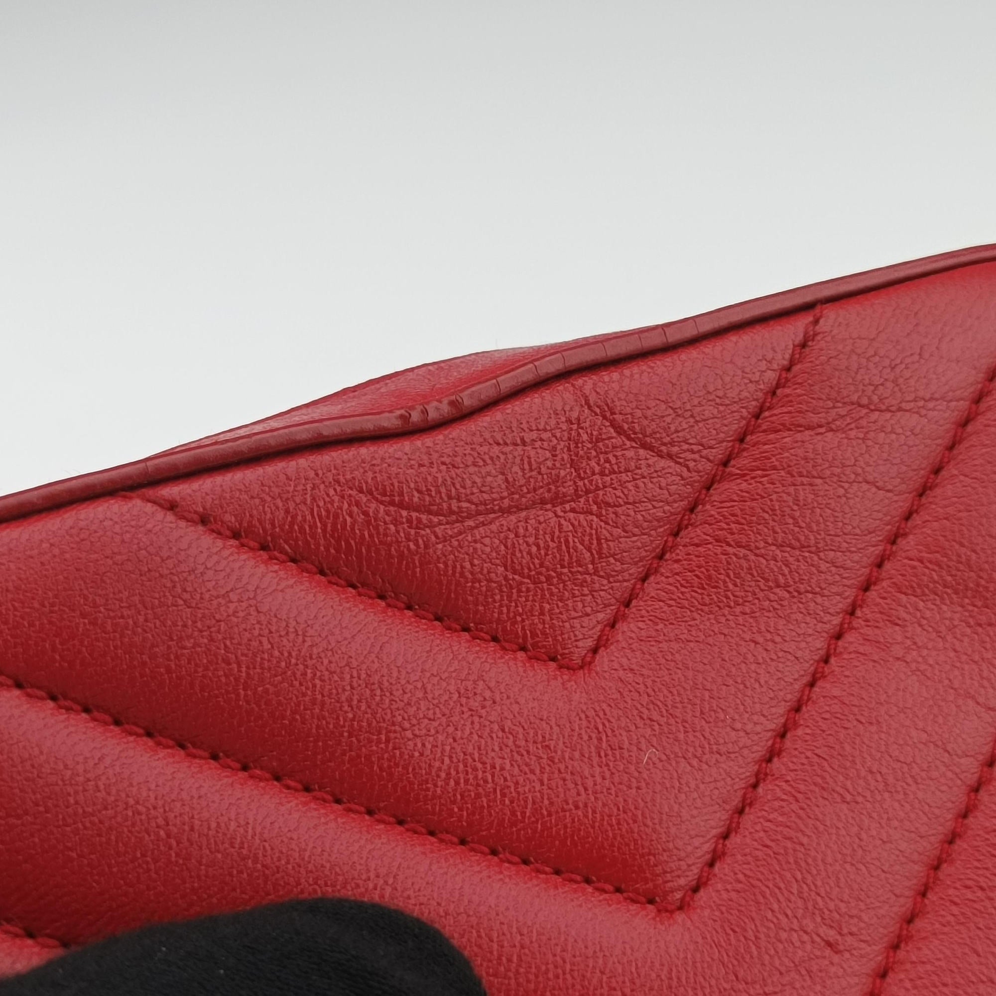 Pre-owned Yves Saint Laurent LOU camera Red Leather 395793 shoulderbag | stylenewstar