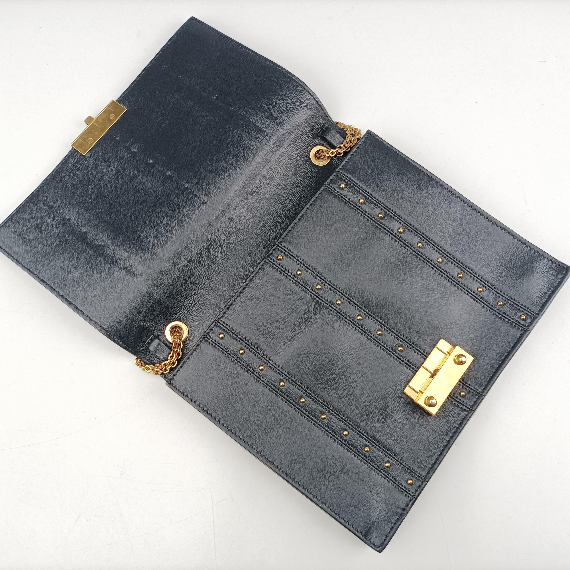 Pre-owned Valentino Studded Chain Flap Black Leather  shoulderbag | stylenewstar