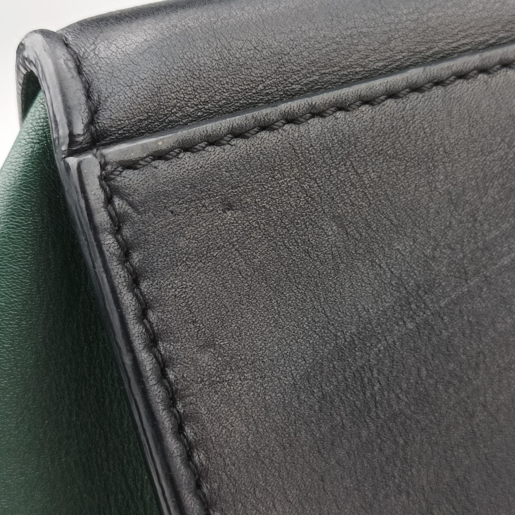 Pre-owned Celine Trapeze Green×Black Leather  shoulderbag | stylenewstar