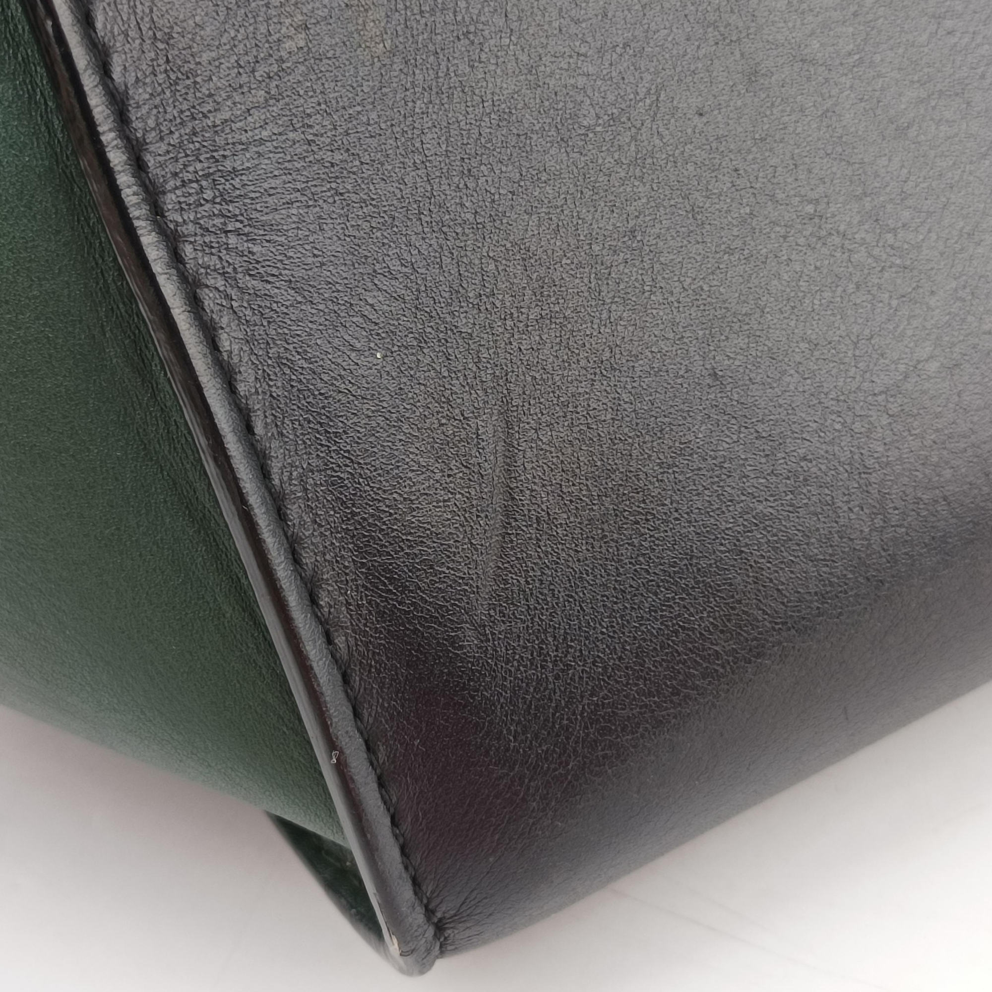 Pre-owned Celine Trapeze Green×Black Leather  shoulderbag | stylenewstar