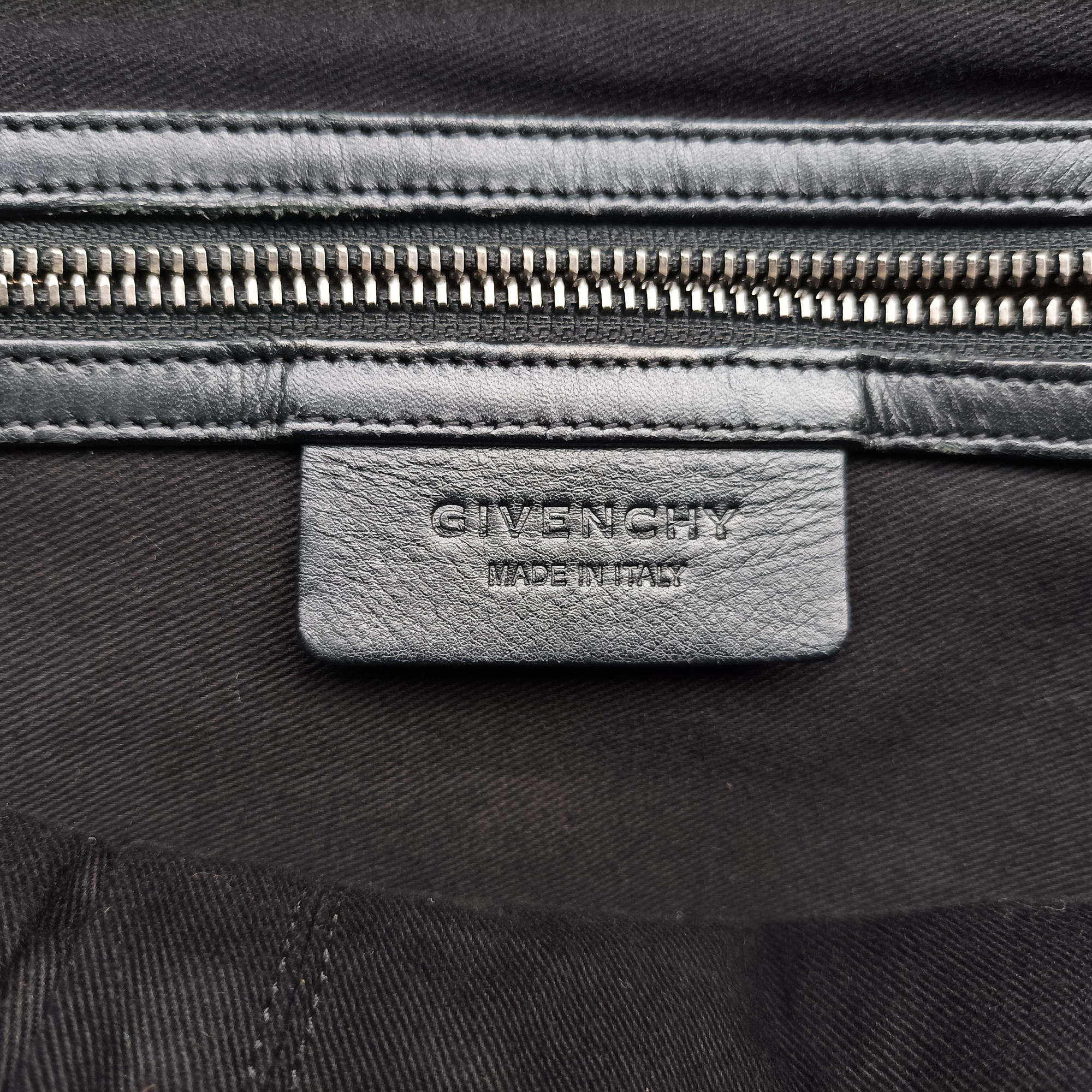 Secondhand Givenchy Nightingale Black Lambskin  shoulderbag | stylenewstar