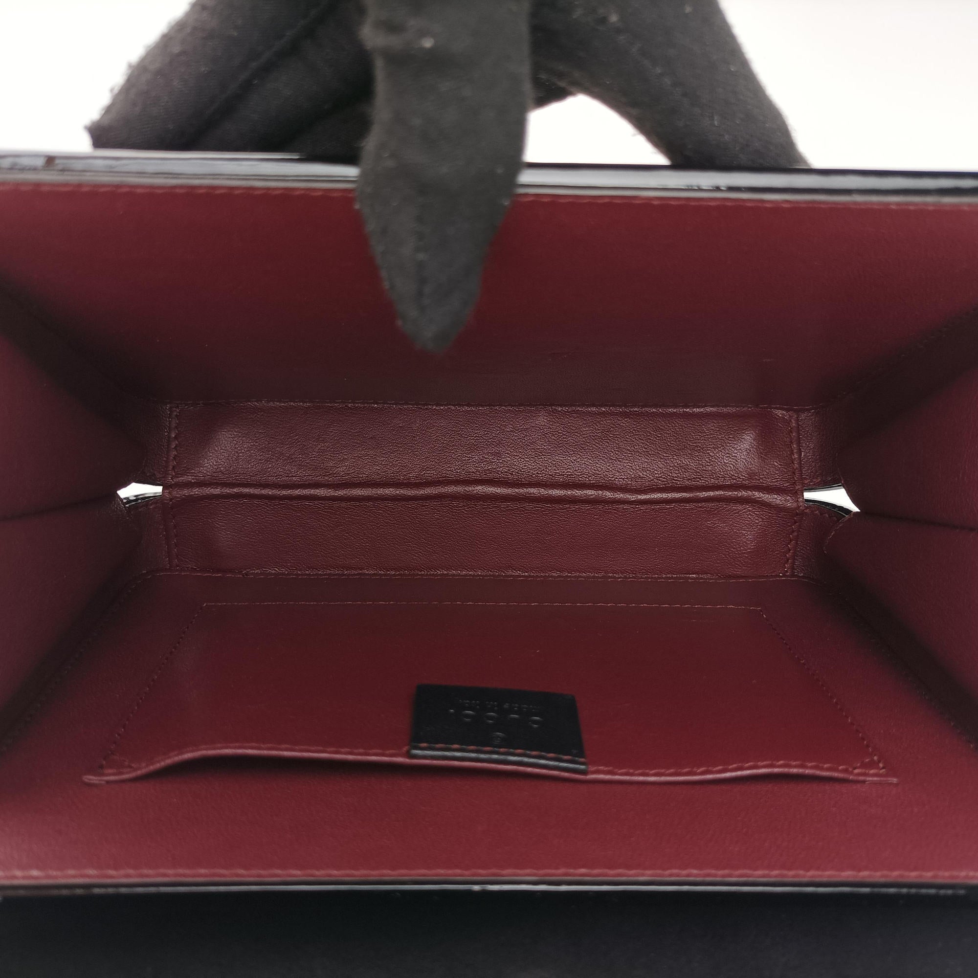 Pre-owned Gucci Sylvie Black Patent 589479 shoulderbag | stylenewstar