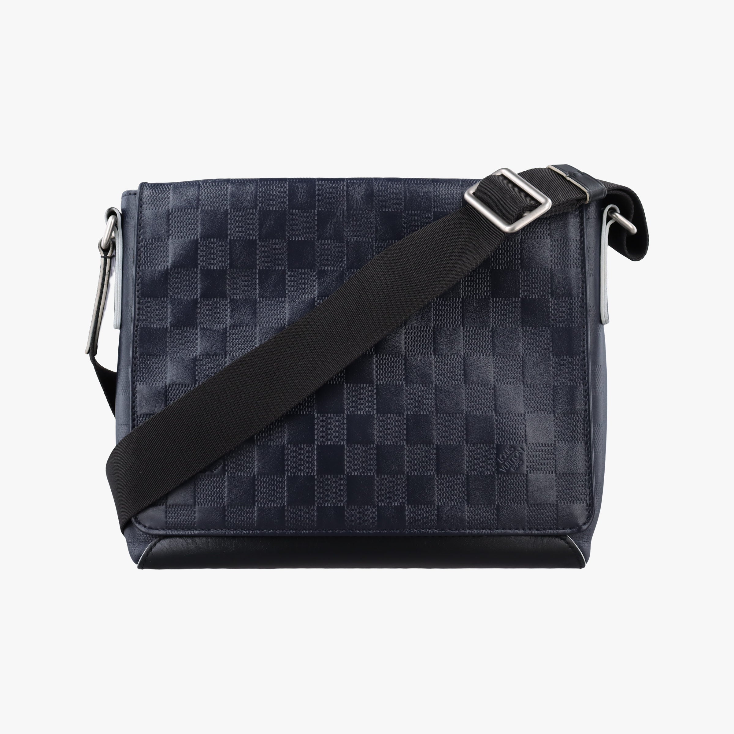 Pre-owned Louis Vuitton District PM Noir Damier Infini Leather N41033 shoulderbag | stylenewstar