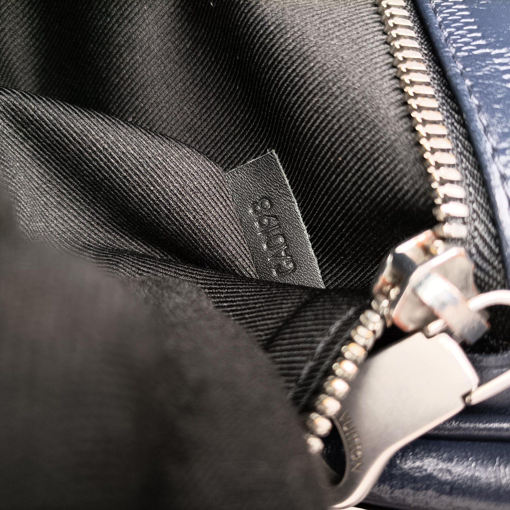 Pre-owned Louis Vuitton District PM Noir Damier Infini Leather N41033 shoulderbag | stylenewstar