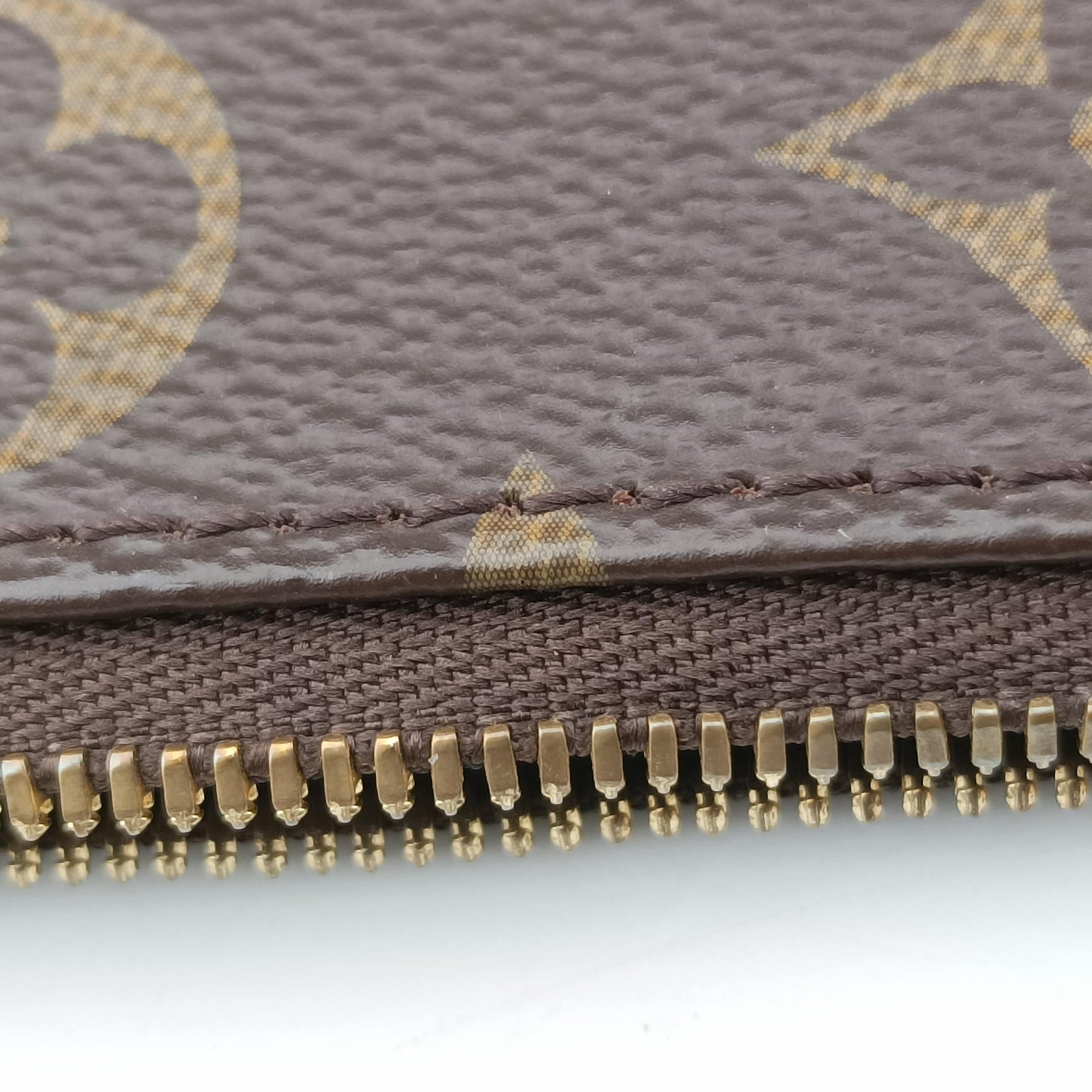 Secondhand Louis Vuitton MULTI POCHETTE ACCESSOIRES MARRON×Khaki Monogram Canvas M44840 shoulderbag | stylenewstar
