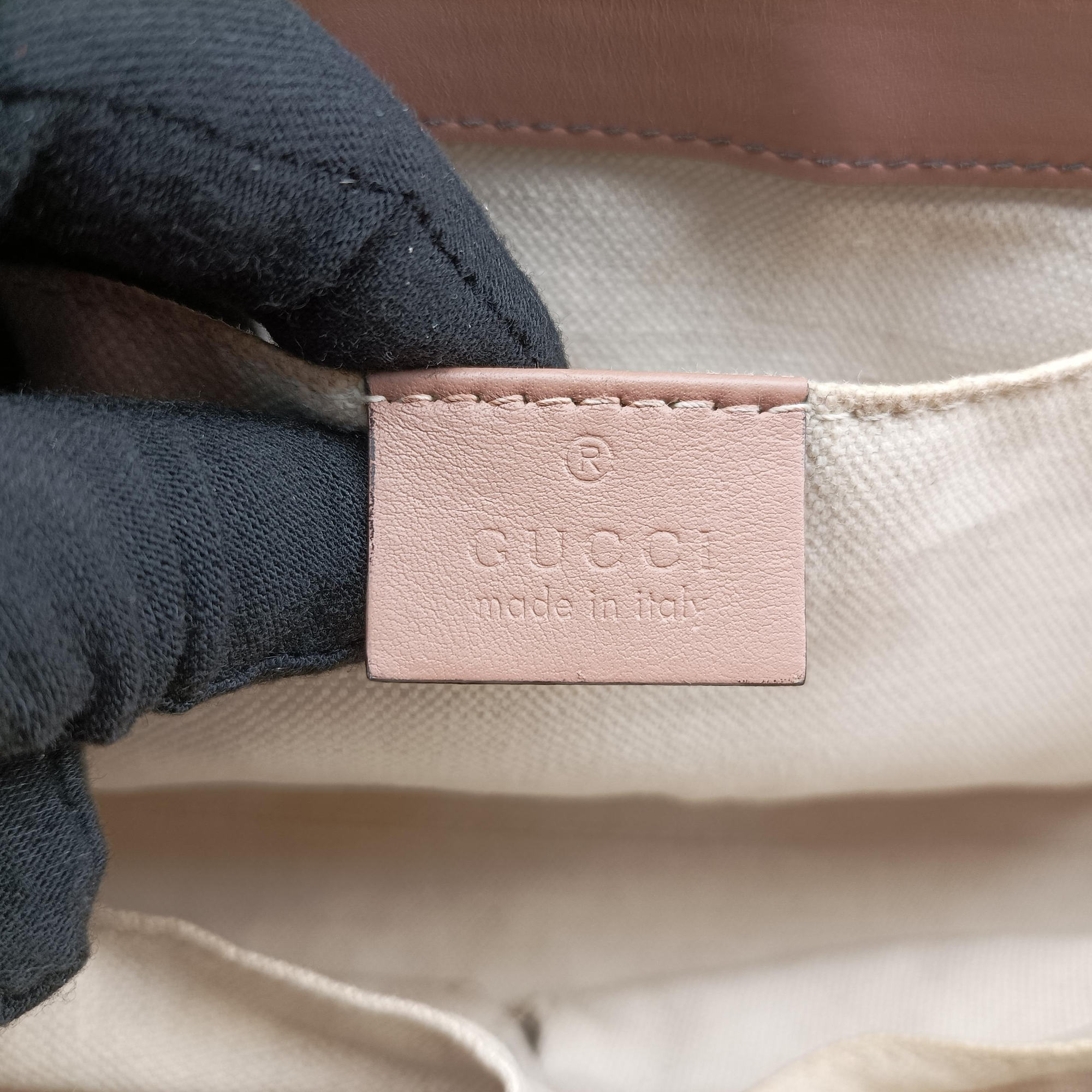 Pre-owned Gucci Emily Beige Leather 295402 shoulderbag | stylenewstar