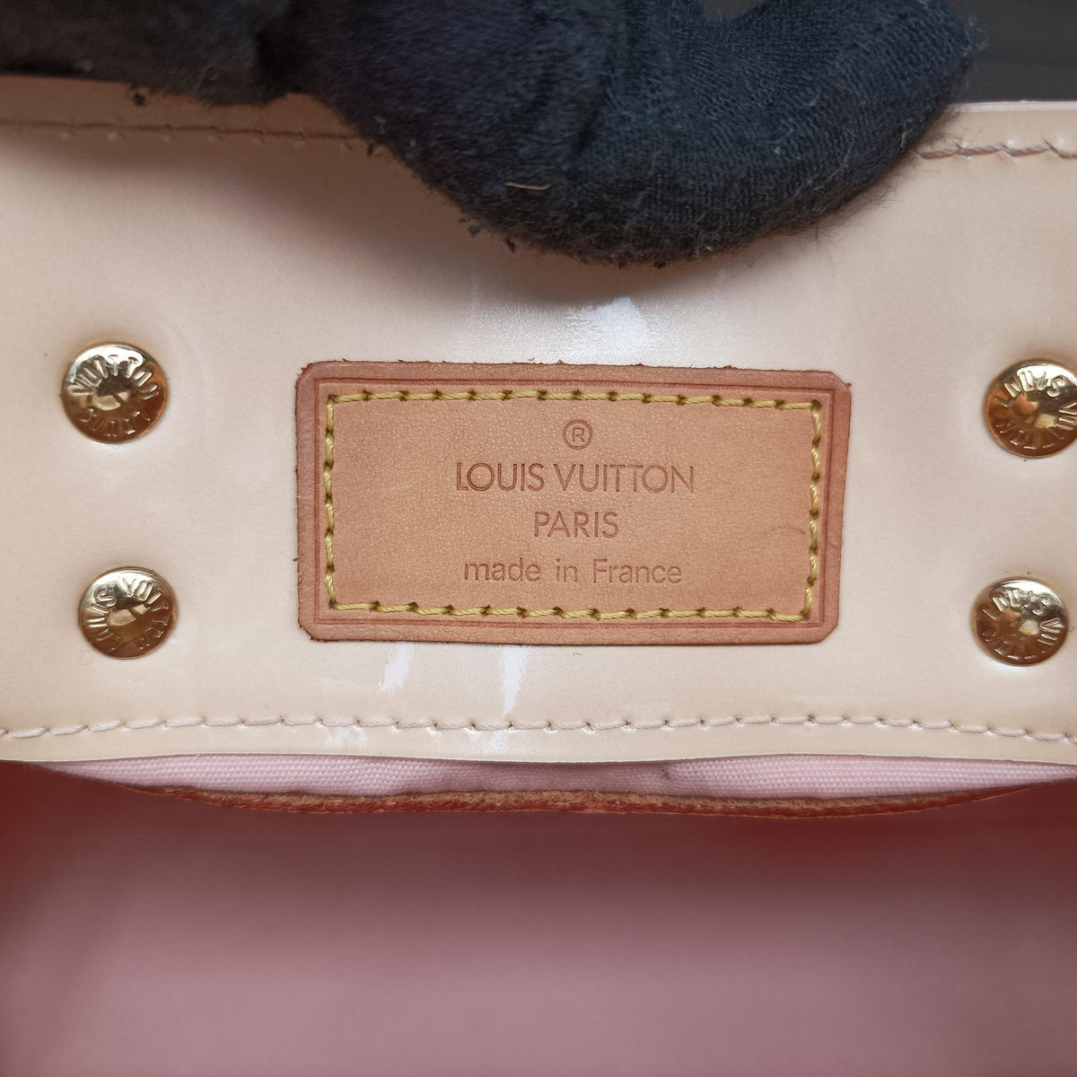 Pre-owned Louis Vuitton Reade PM Beige Vernis M91144 handbag | stylenewstar