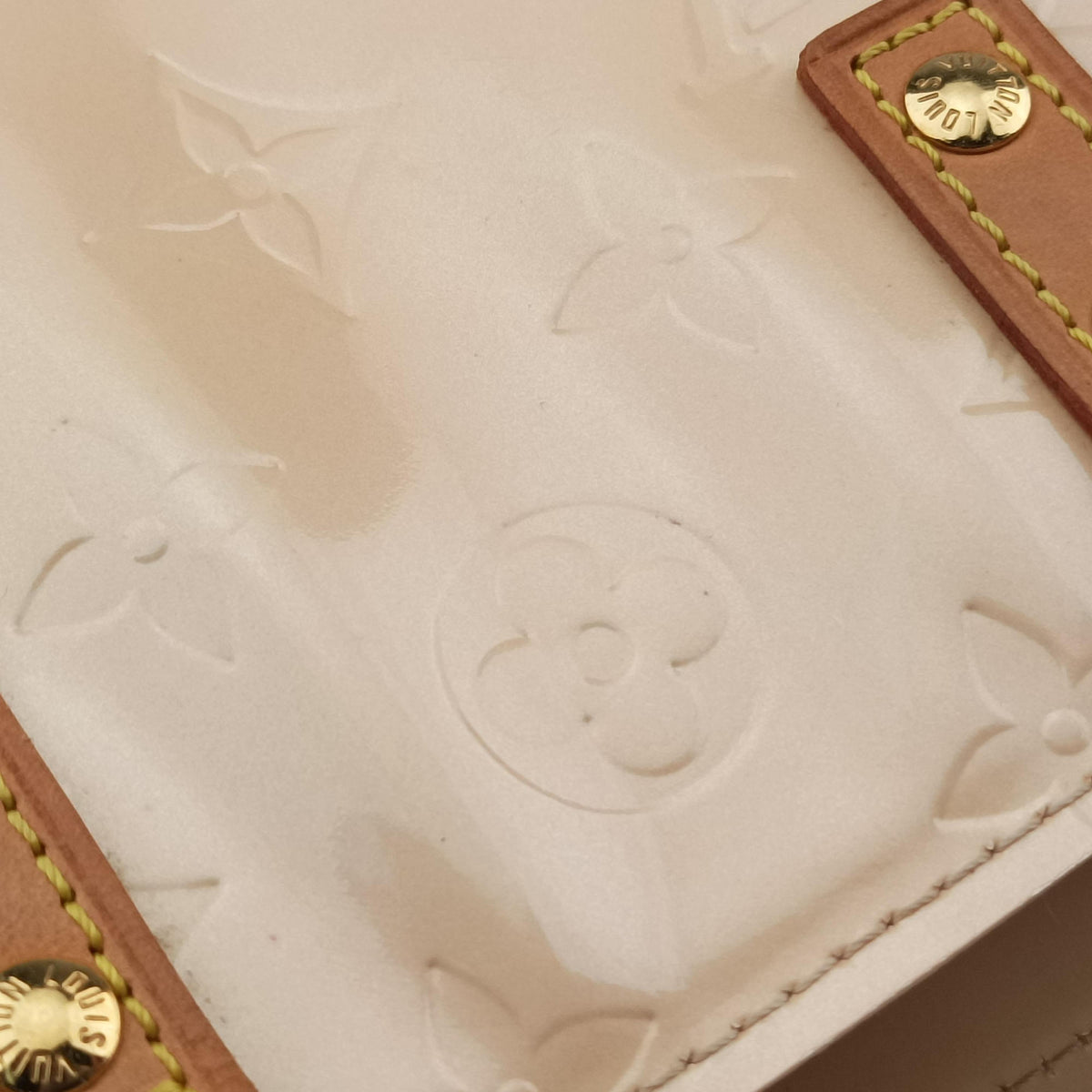 Pre-owned Louis Vuitton Reade PM Beige Vernis M91144 handbag | stylenewstar