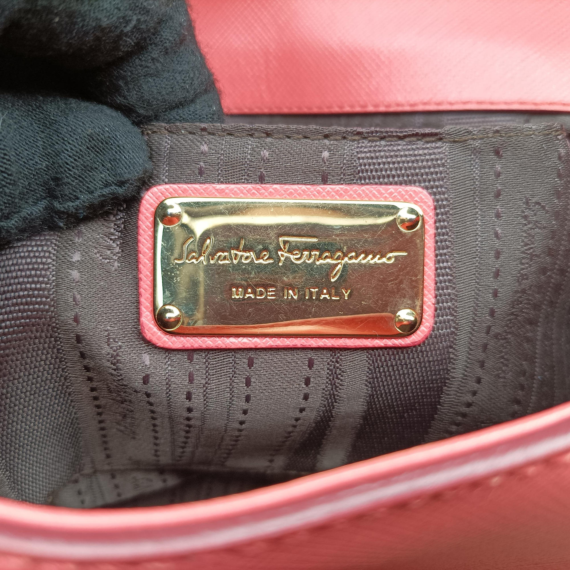 Pre-owned Ferragamo Gancini Pink Leather  shoulderbag | stylenewstar