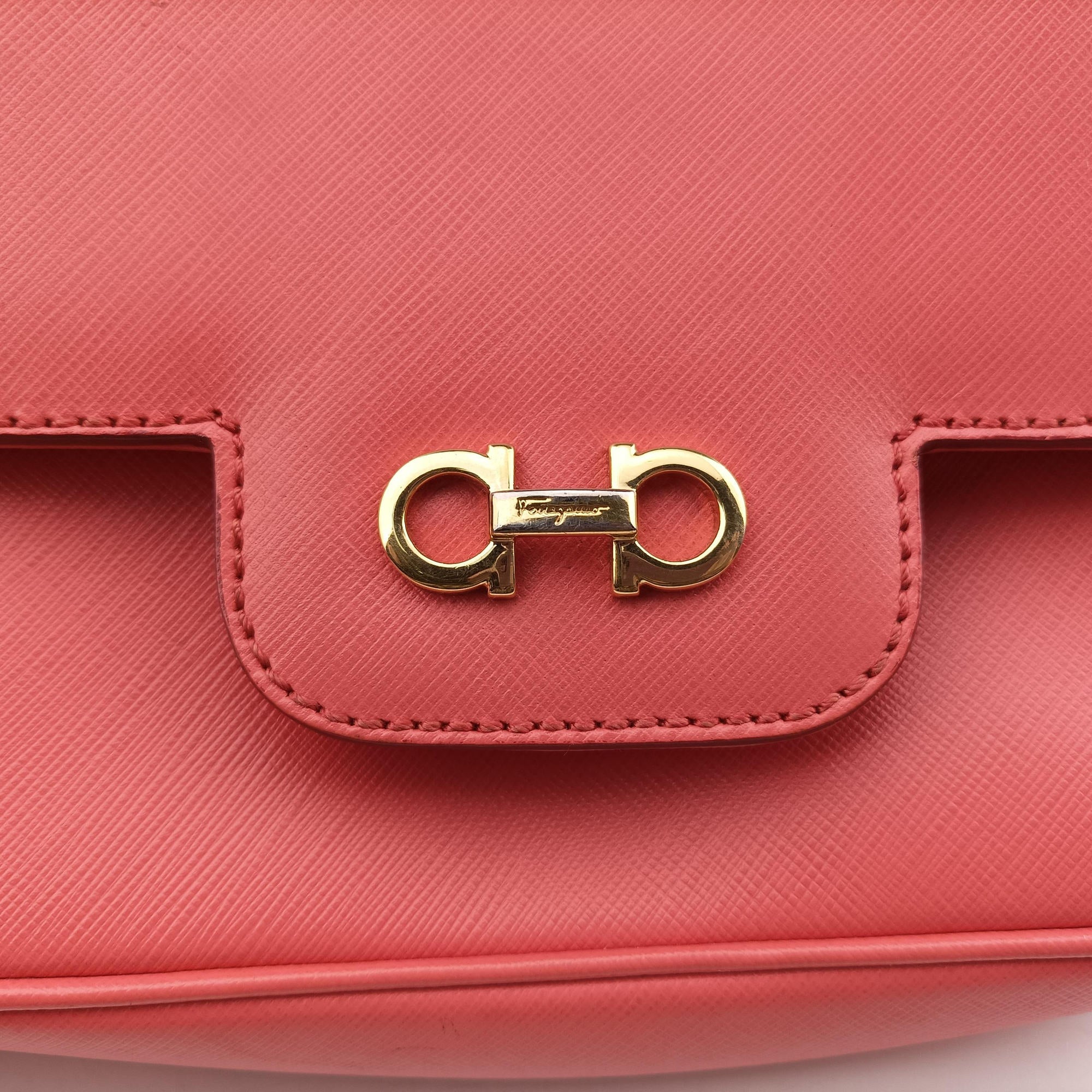 Pre-owned Ferragamo Gancini Pink Leather  shoulderbag | stylenewstar