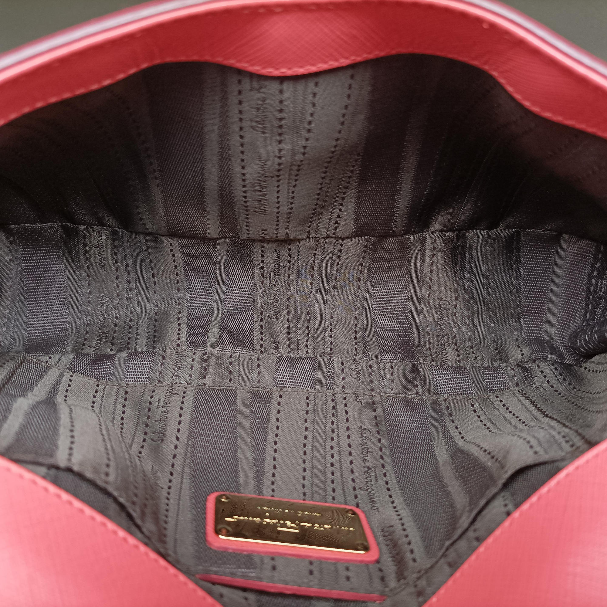 Pre-owned Ferragamo Gancini Pink Leather  shoulderbag | stylenewstar