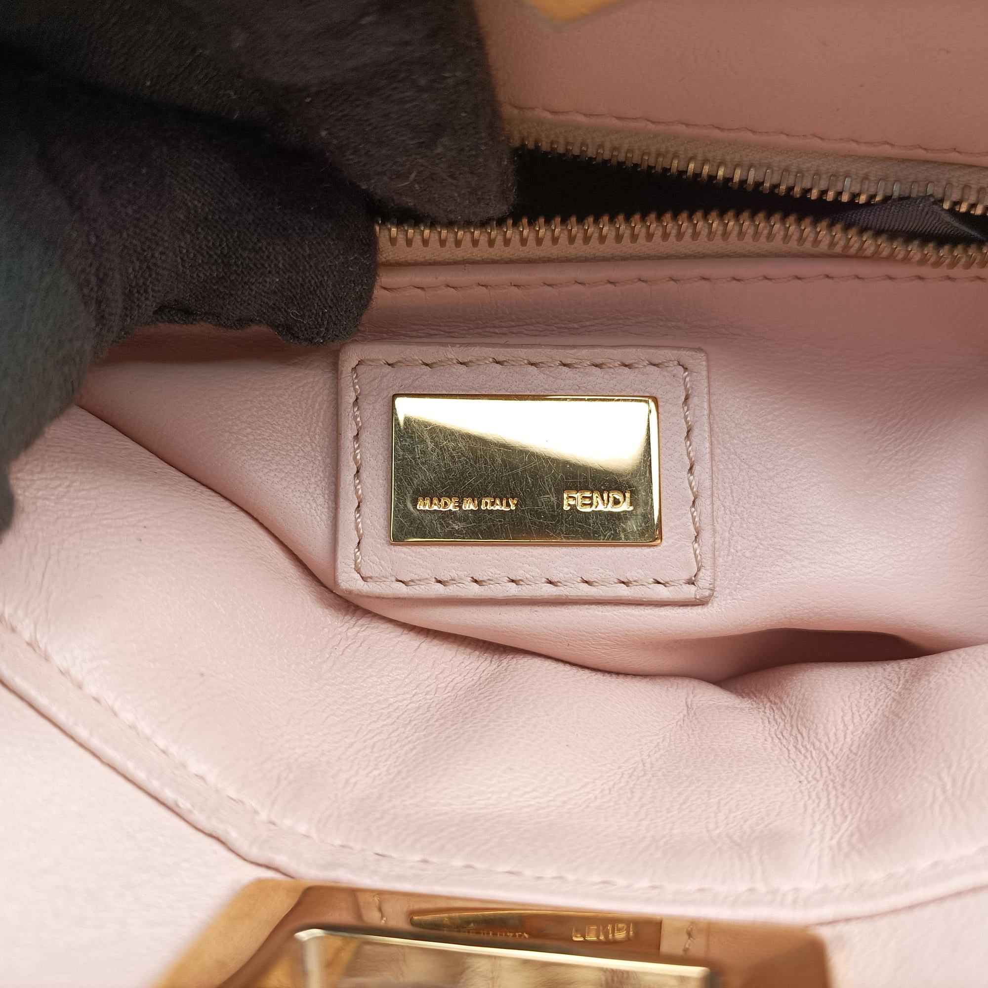 Pre-owned Fendi PEEKABOO Pink Leather 8BN244 shoulderbag | stylenewstar