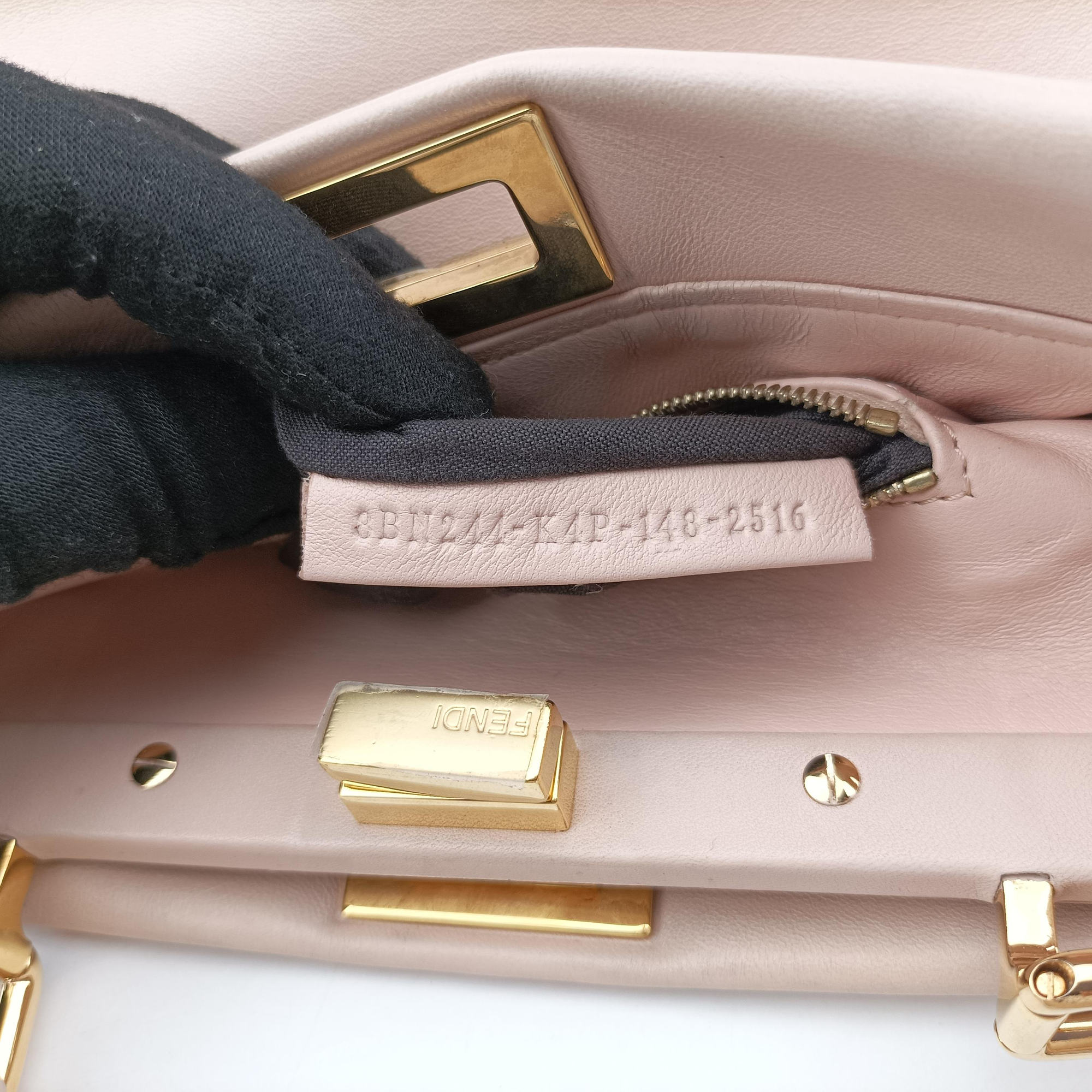 Pre-owned Fendi PEEKABOO Pink Leather 8BN244 shoulderbag | stylenewstar