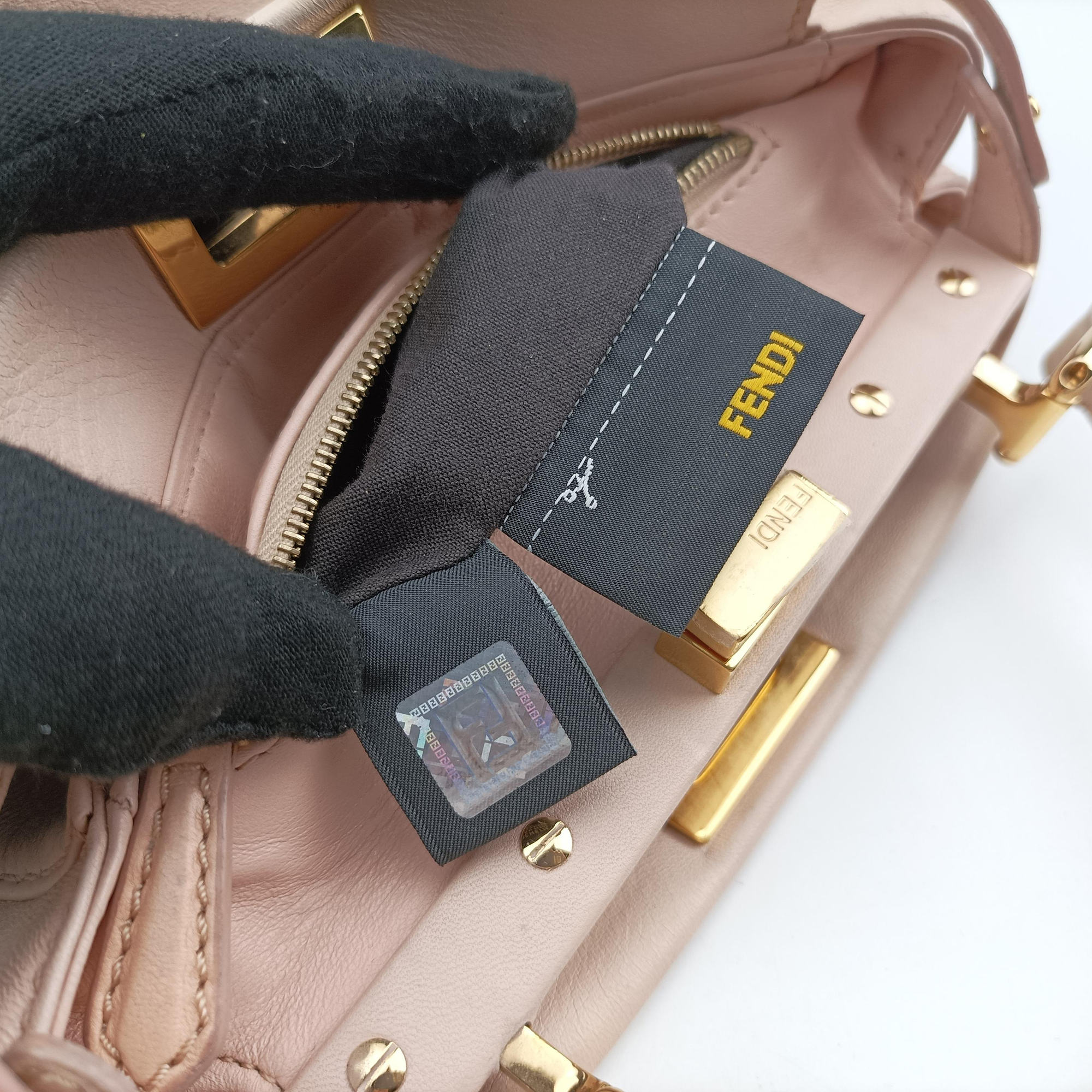 Pre-owned Fendi PEEKABOO Pink Leather 8BN244 shoulderbag | stylenewstar