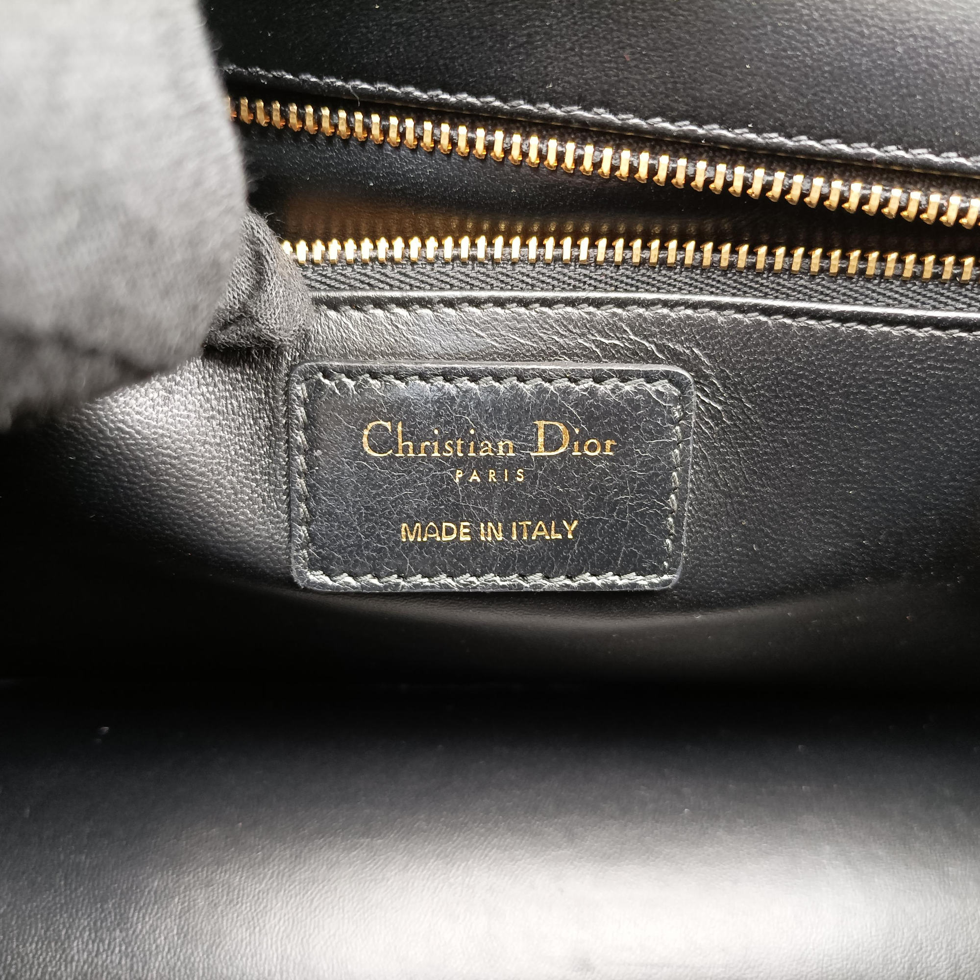 Pre-owned Christian Dior 30 Montaigne Black Leather  shoulderbag | stylenewstar