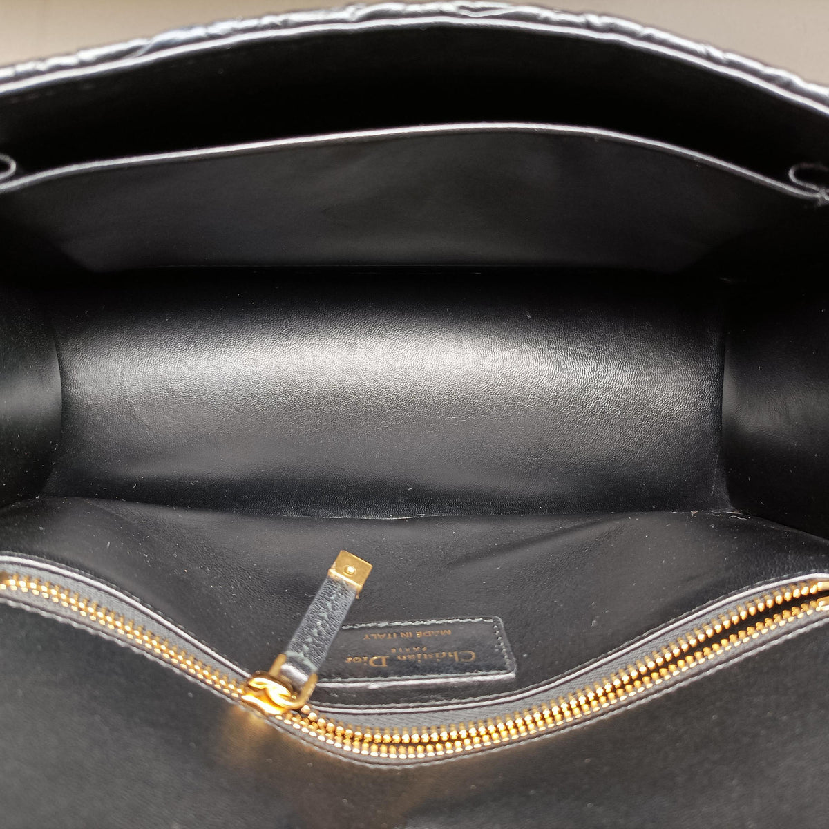 Secondhand Christian Dior 30 Montaigne Black Leather  shoulderbag | stylenewstar