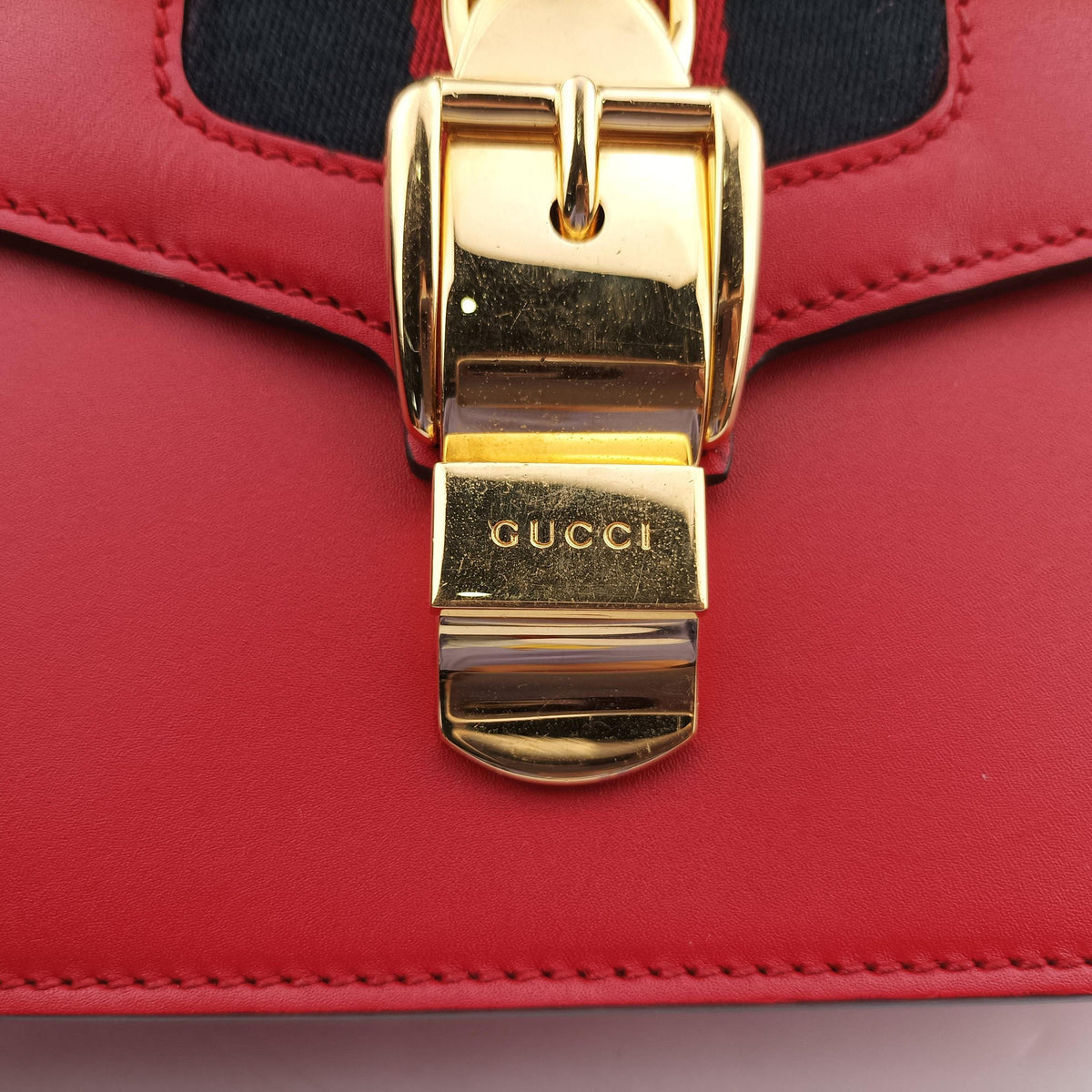 Pre-owned Gucci Sylvie Red×navy Leather 421882 shoulderbag | stylenewstar