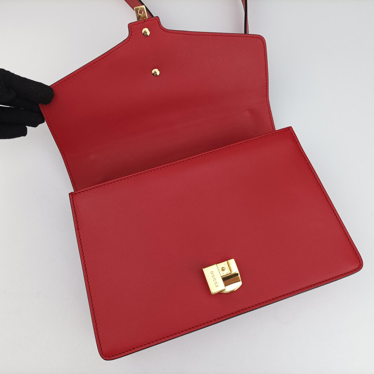 Pre-owned Gucci Sylvie Red×navy Leather 421882 shoulderbag | stylenewstar