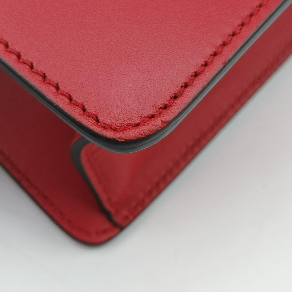Pre-owned Gucci Sylvie Red×navy Leather 421882 shoulderbag | stylenewstar
