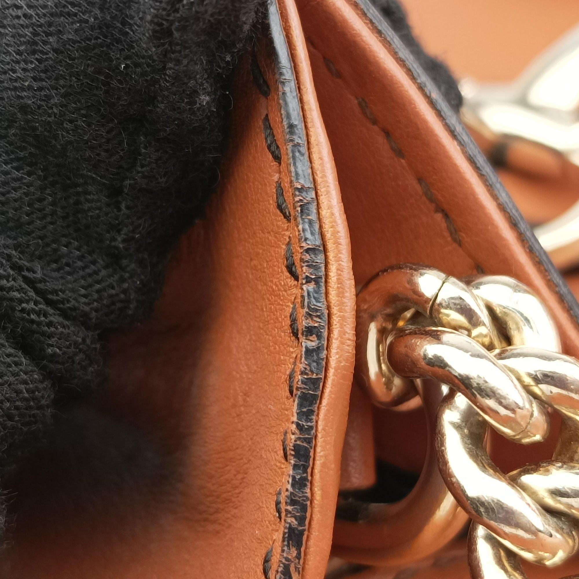 Pre-owned Gucci Emily Camel Leather 283063 shoulderbag | stylenewstar