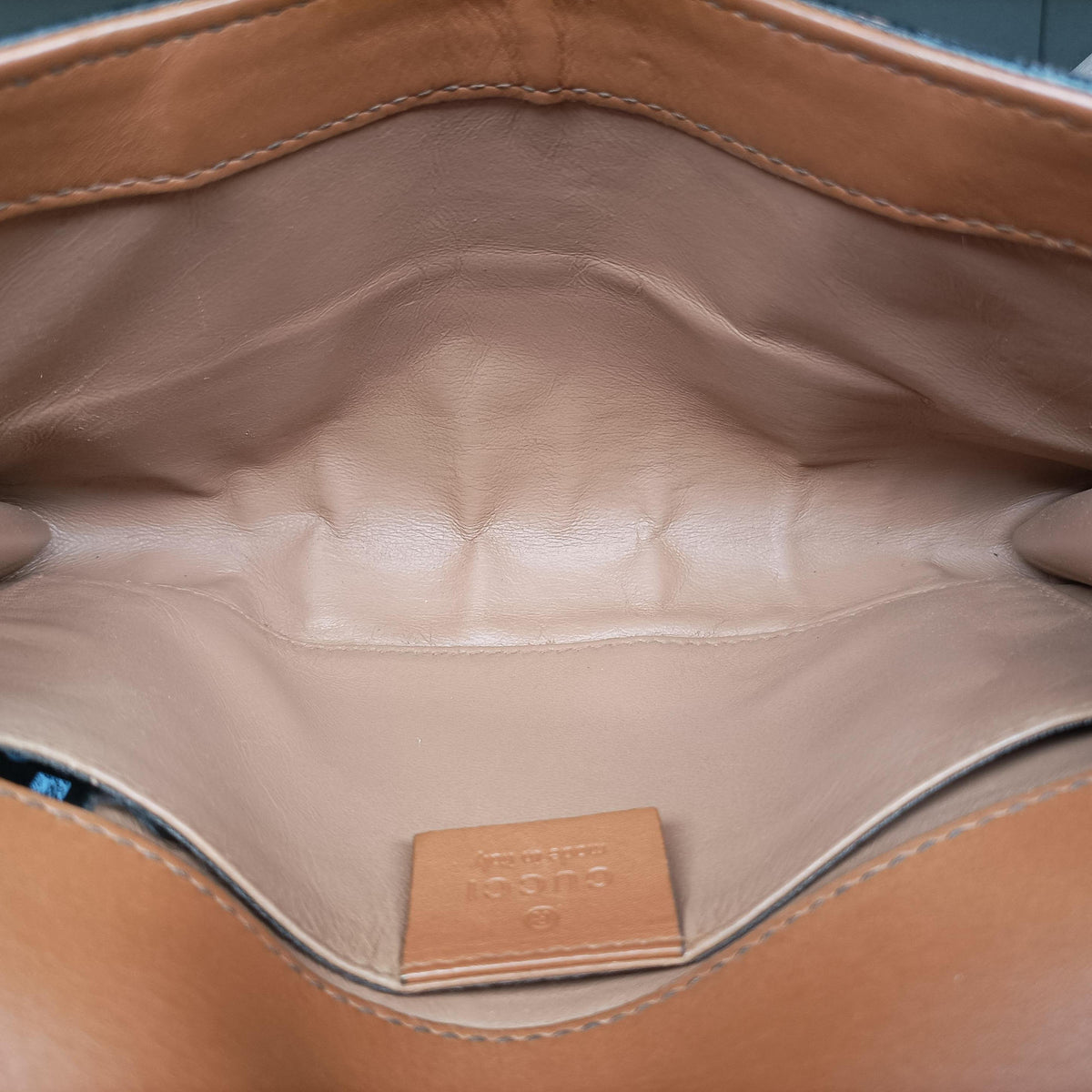 Pre-owned Gucci Emily Camel Leather 283063 shoulderbag | stylenewstar