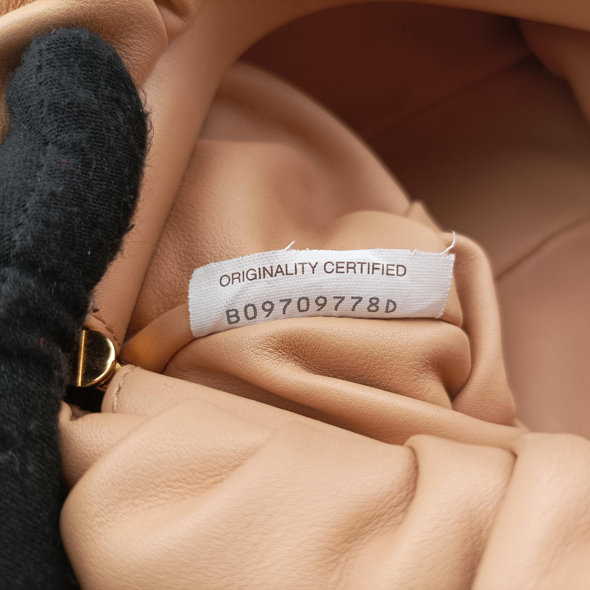 Pre-owned Bottega Veneta The Chain Pouch Camel lambskin  shoulderbag | stylenewstar
