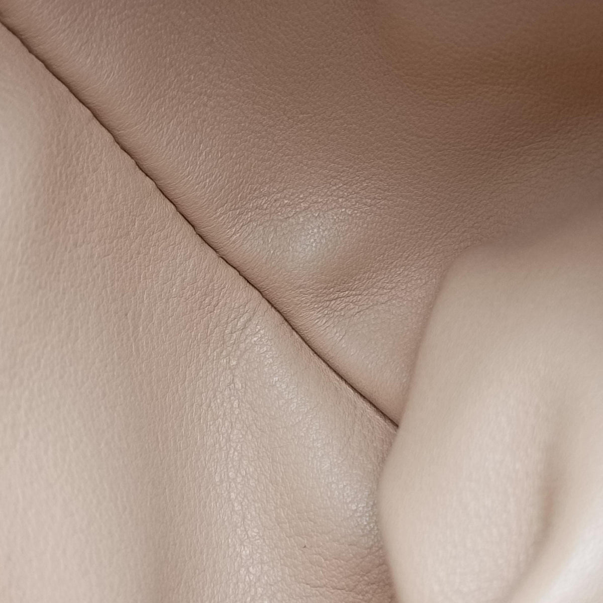 Pre-owned Bottega Veneta The Chain Pouch Camel lambskin  shoulderbag | stylenewstar