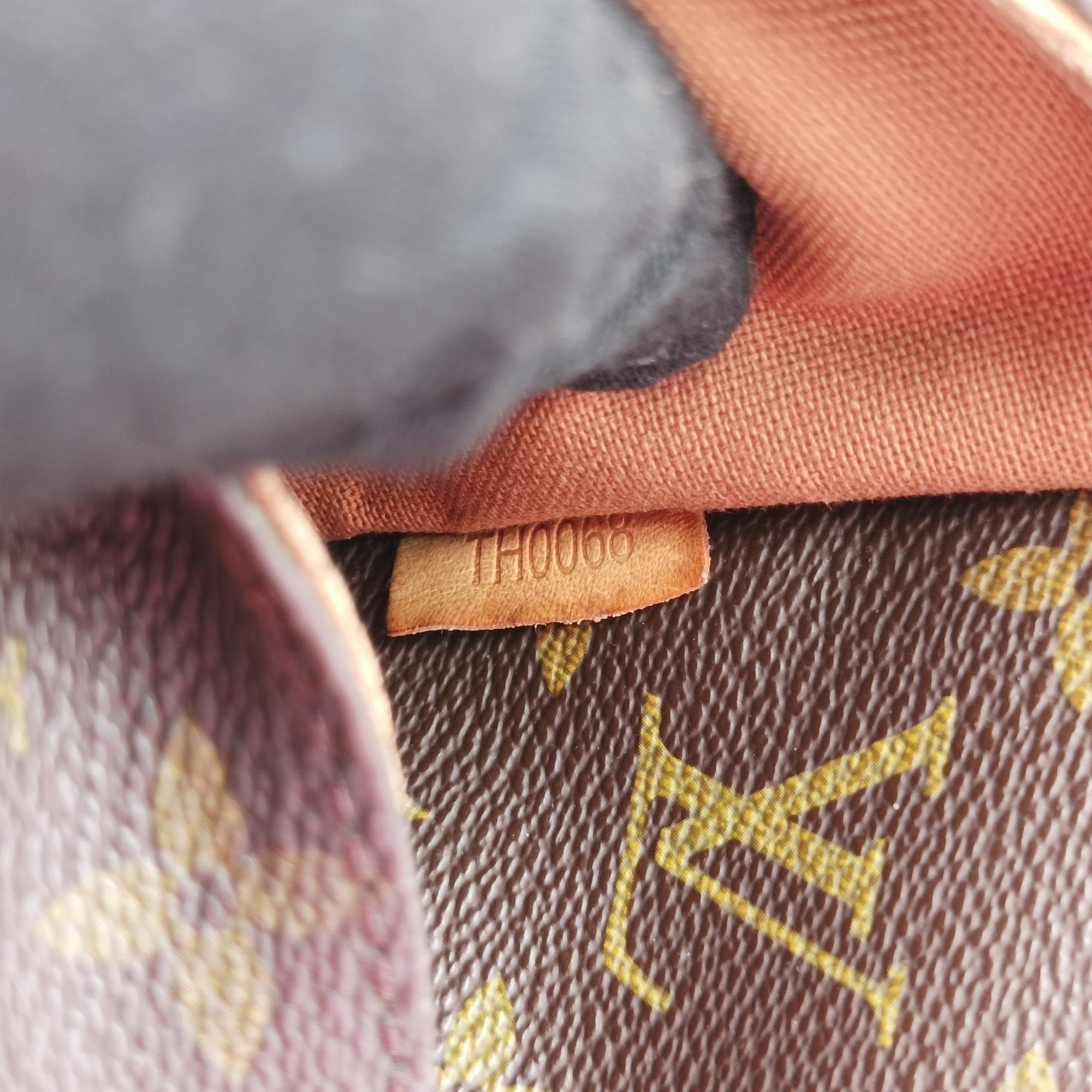 Pre-owned Louis Vuitton TOTALLY MM brown Monogram Canvas M56689 shoulderbag | stylenewstar