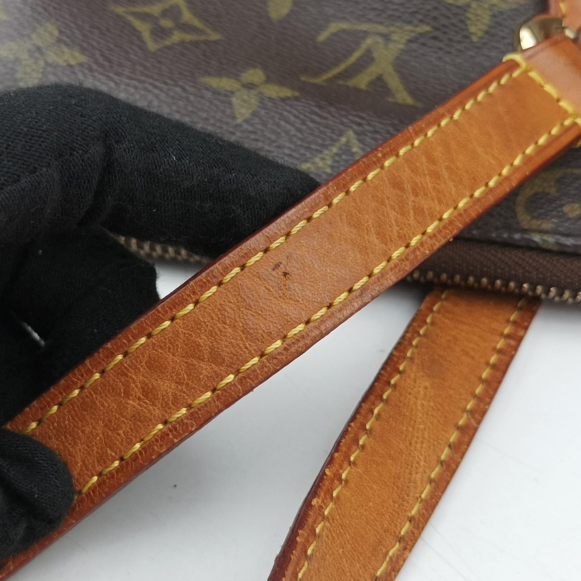 Pre-owned Louis Vuitton TOTALLY MM brown Monogram Canvas M56689 shoulderbag | stylenewstar