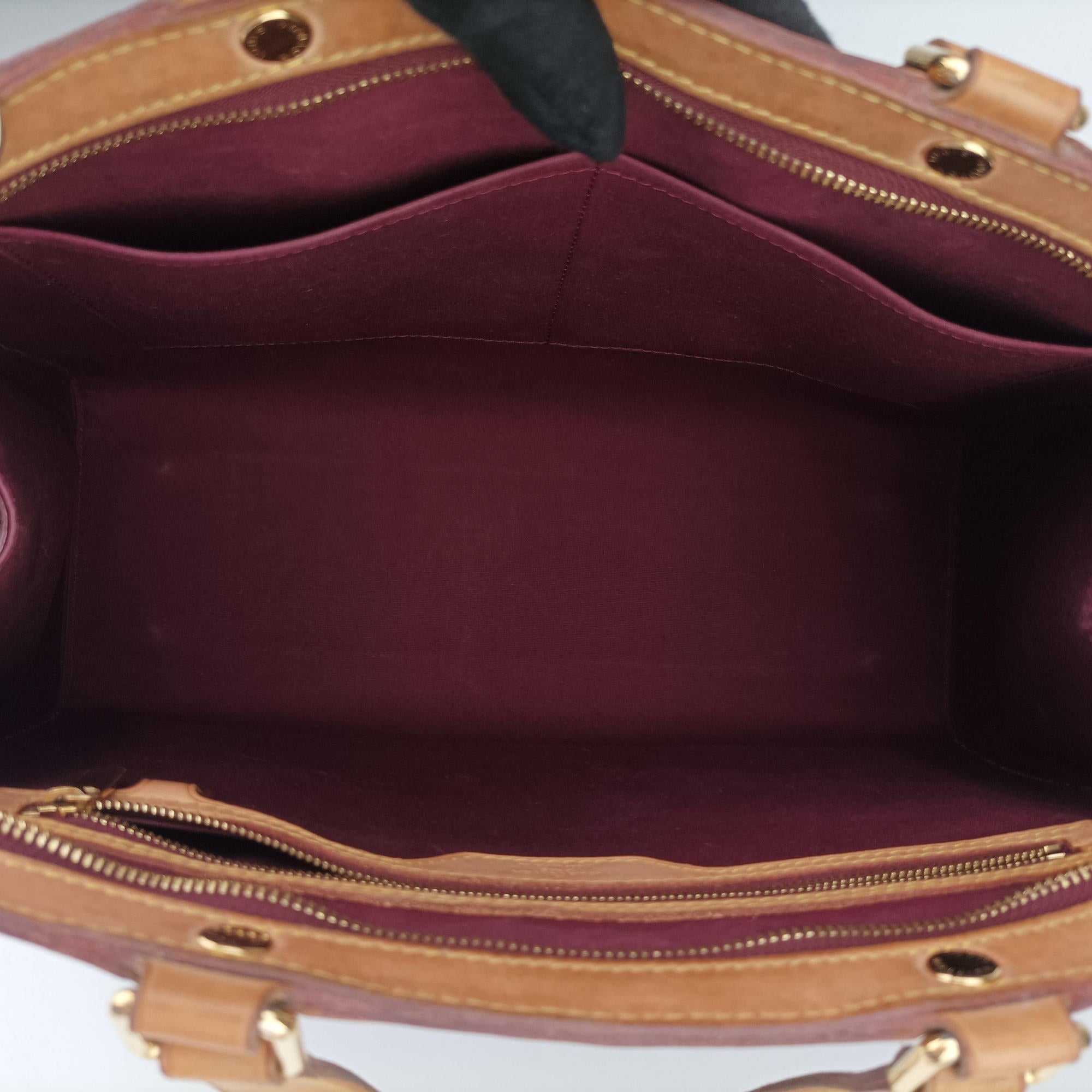 Pre-owned Louis Vuitton Brea GM Rouge Fauviste Vernis M91616 shoulderbag | stylenewstar