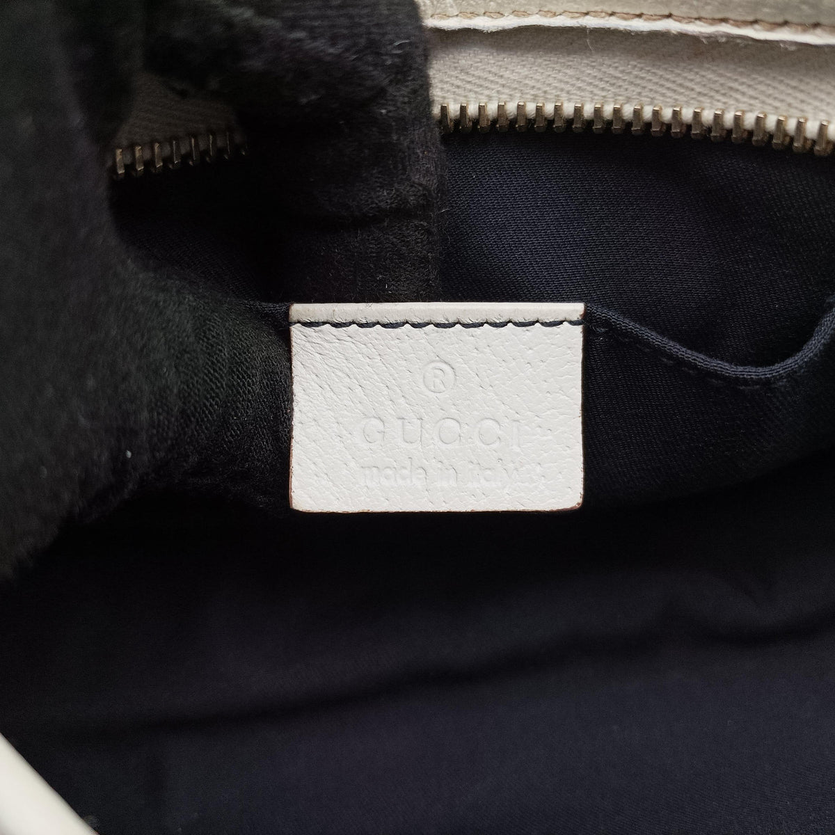 Pre-owned Gucci Abbey White Leather 130989 handbag | stylenewstar