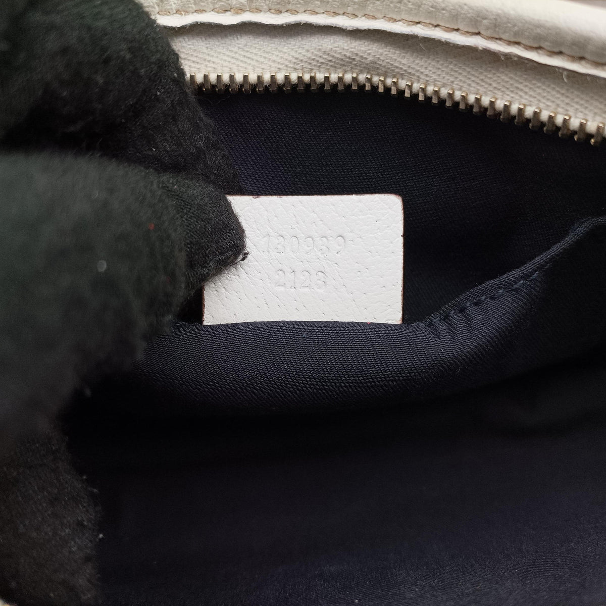 Pre-owned Gucci Abbey White Leather 130989 handbag | stylenewstar